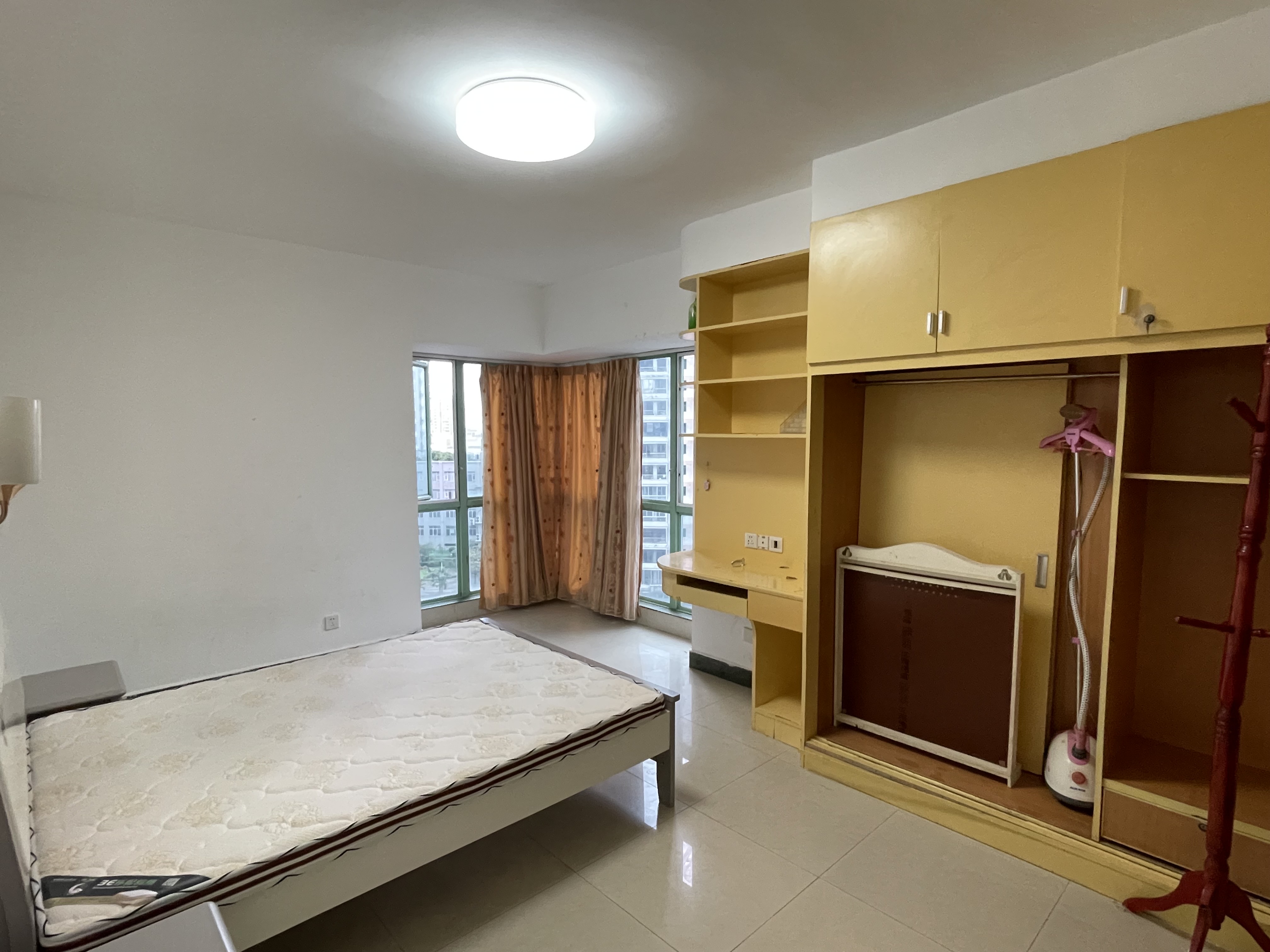 置地花园  4室2厅2卫    3300.0元/月室内图