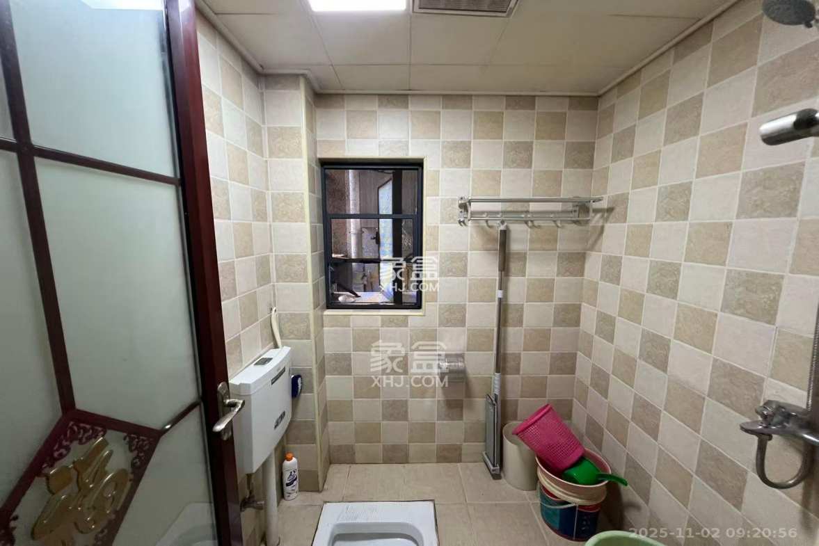 高升时代广场(冠铭商务中心) 3室2厅1卫 2100.0元/月 高升时代广场(冠铭商务中心) 3室2厅1卫 2100.0元/月室内图