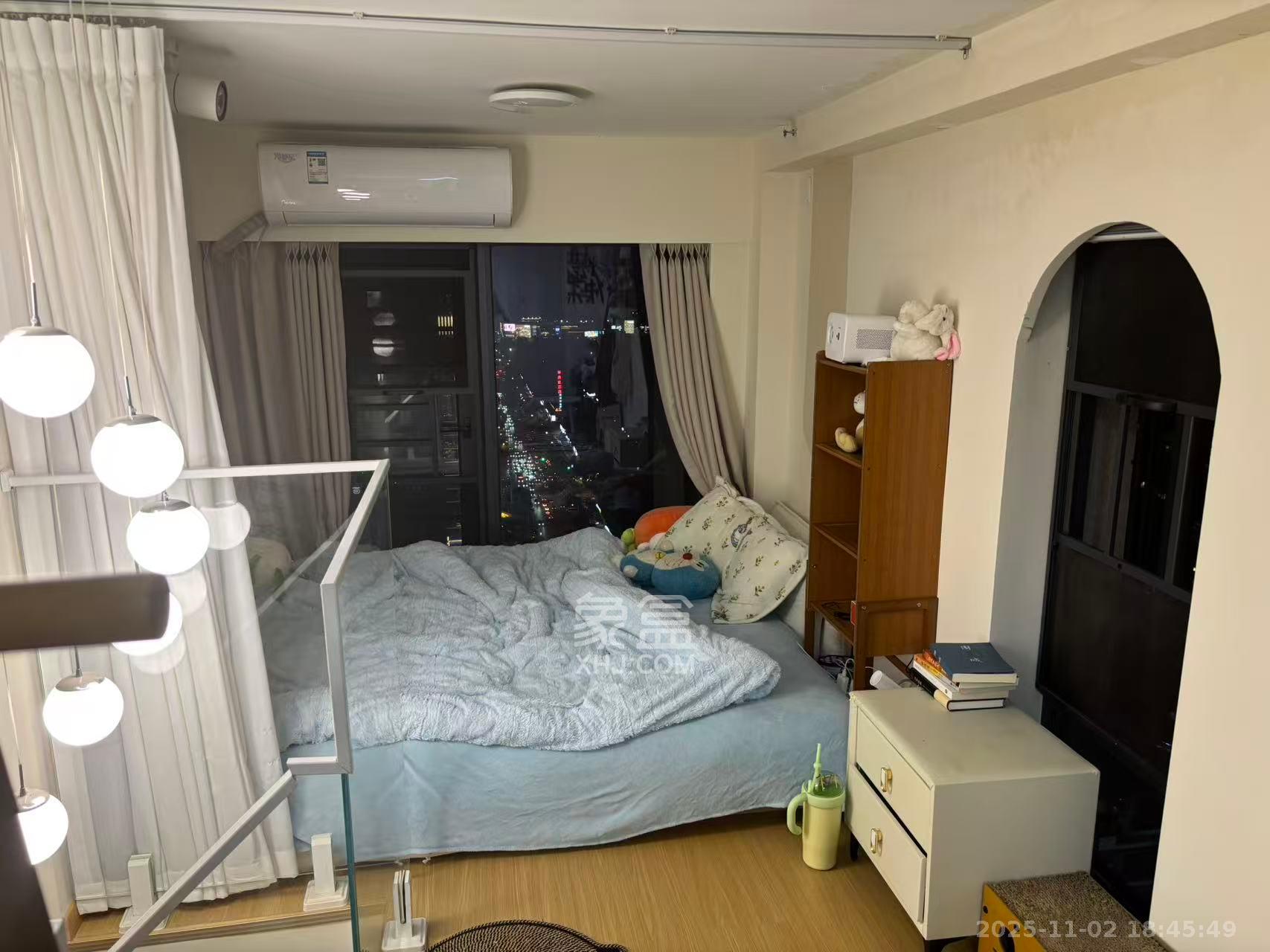 卓越中寰  2室1厅1卫    2300.0元/月室内图