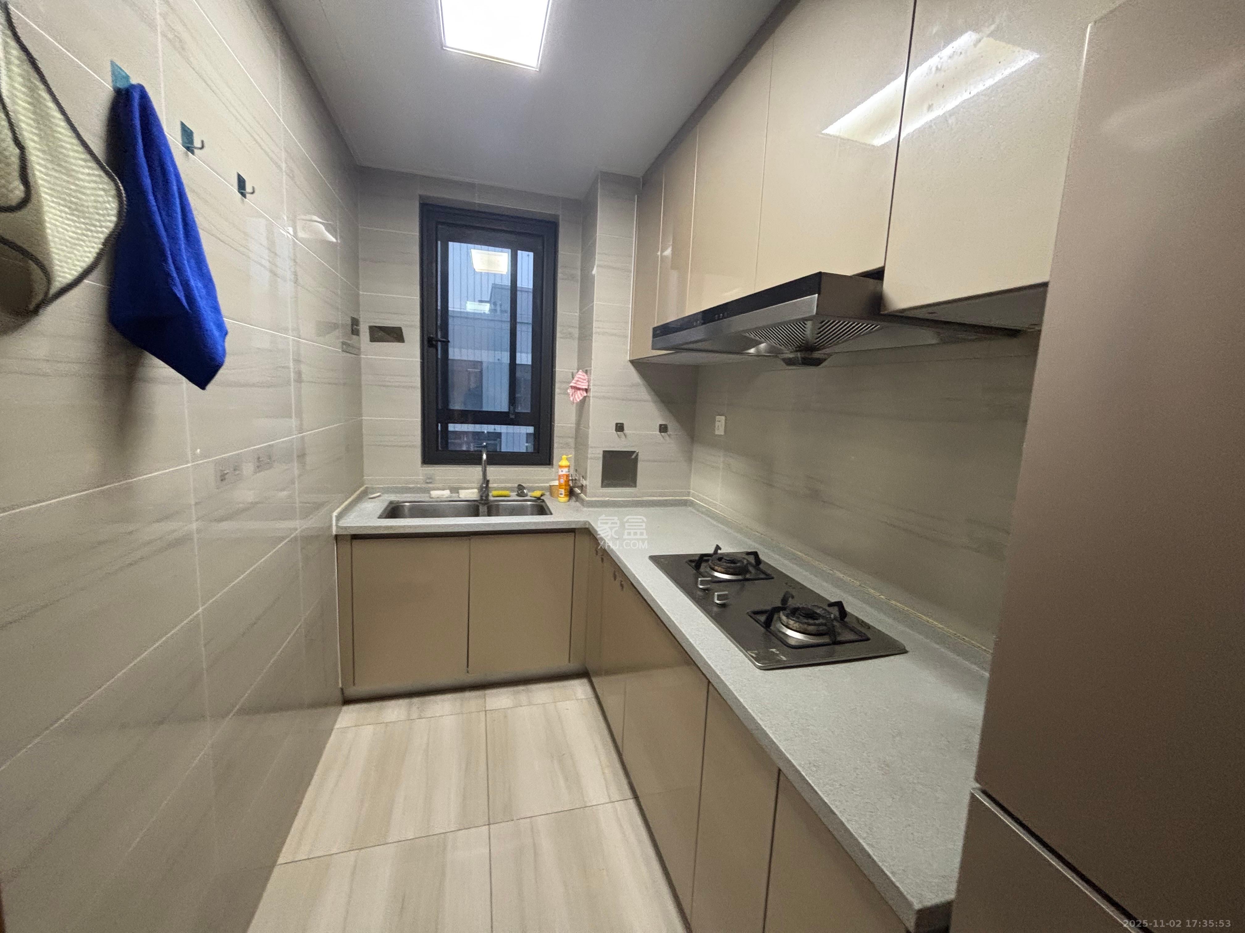 阳光100一期、四五期 3室2厅1卫 2800.0元/月 阳光100一期、四五期 3室2厅1卫 2800.0元/月室内图