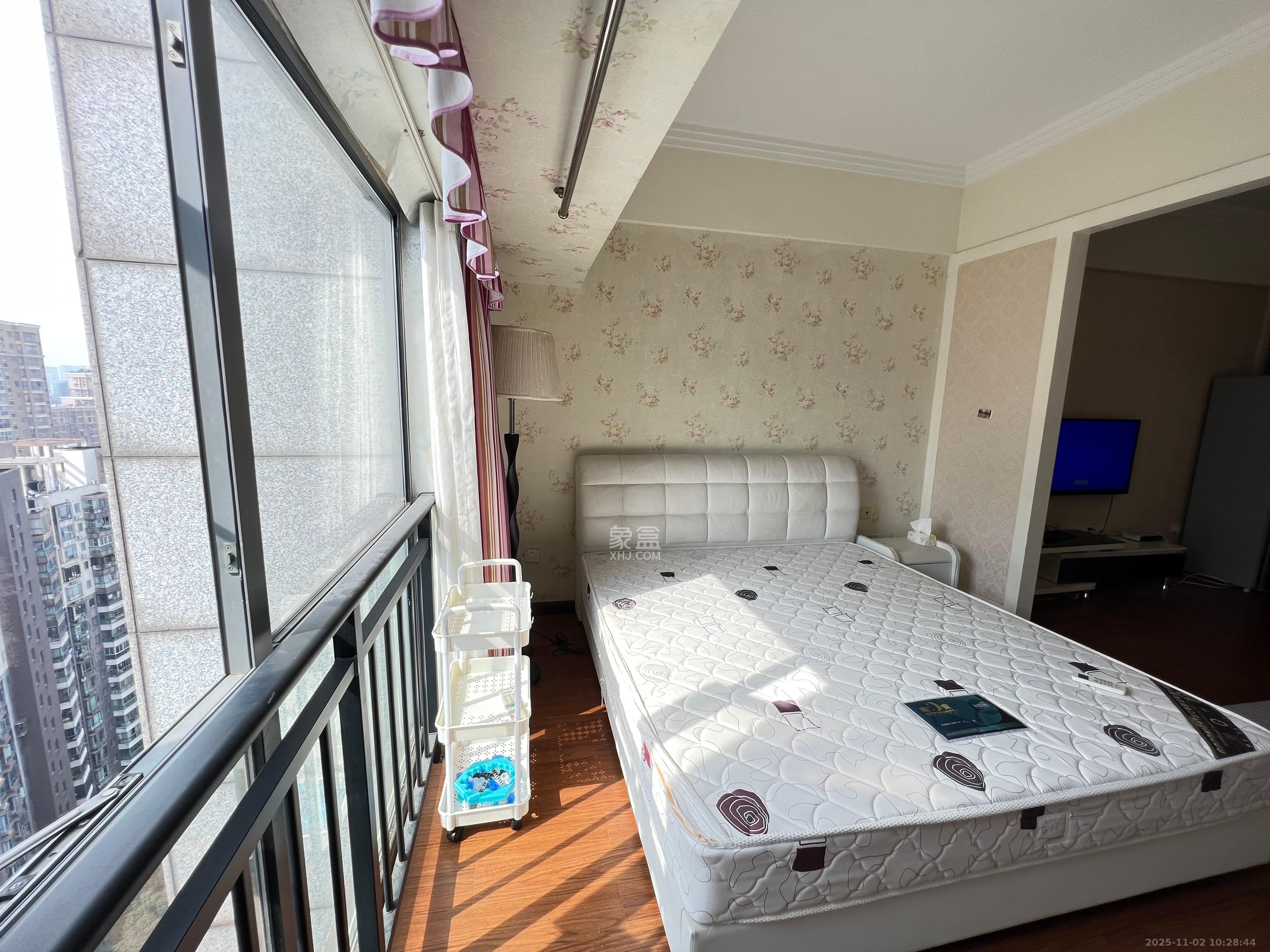 西子一间  1室1厅1卫    1600.0元/月室内图