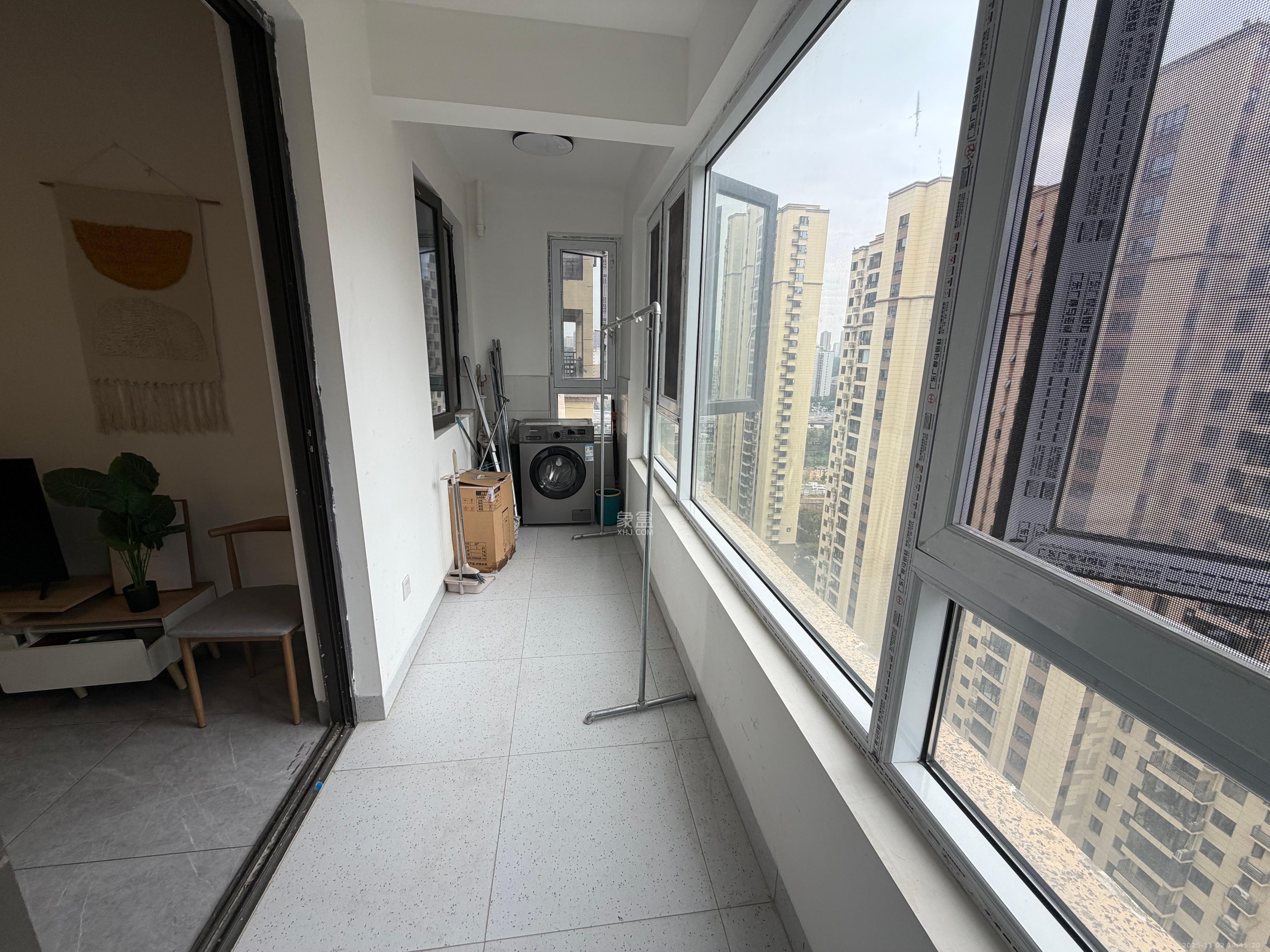 世茂璀璨天城  3室2厅2卫    2800.0元/月室内图