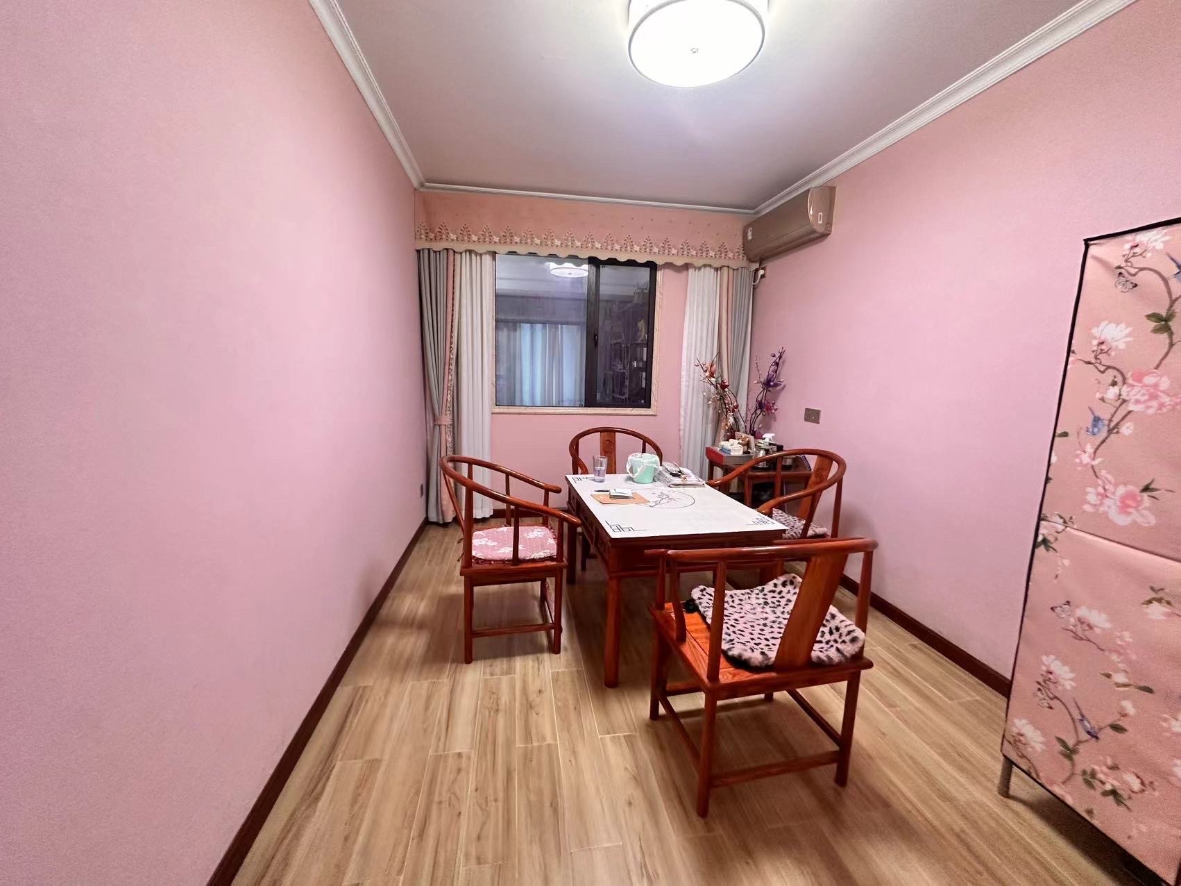 壹号院子 4室2厅2卫 88.0万 壹号院子 4室2厅2卫 88.0万客厅