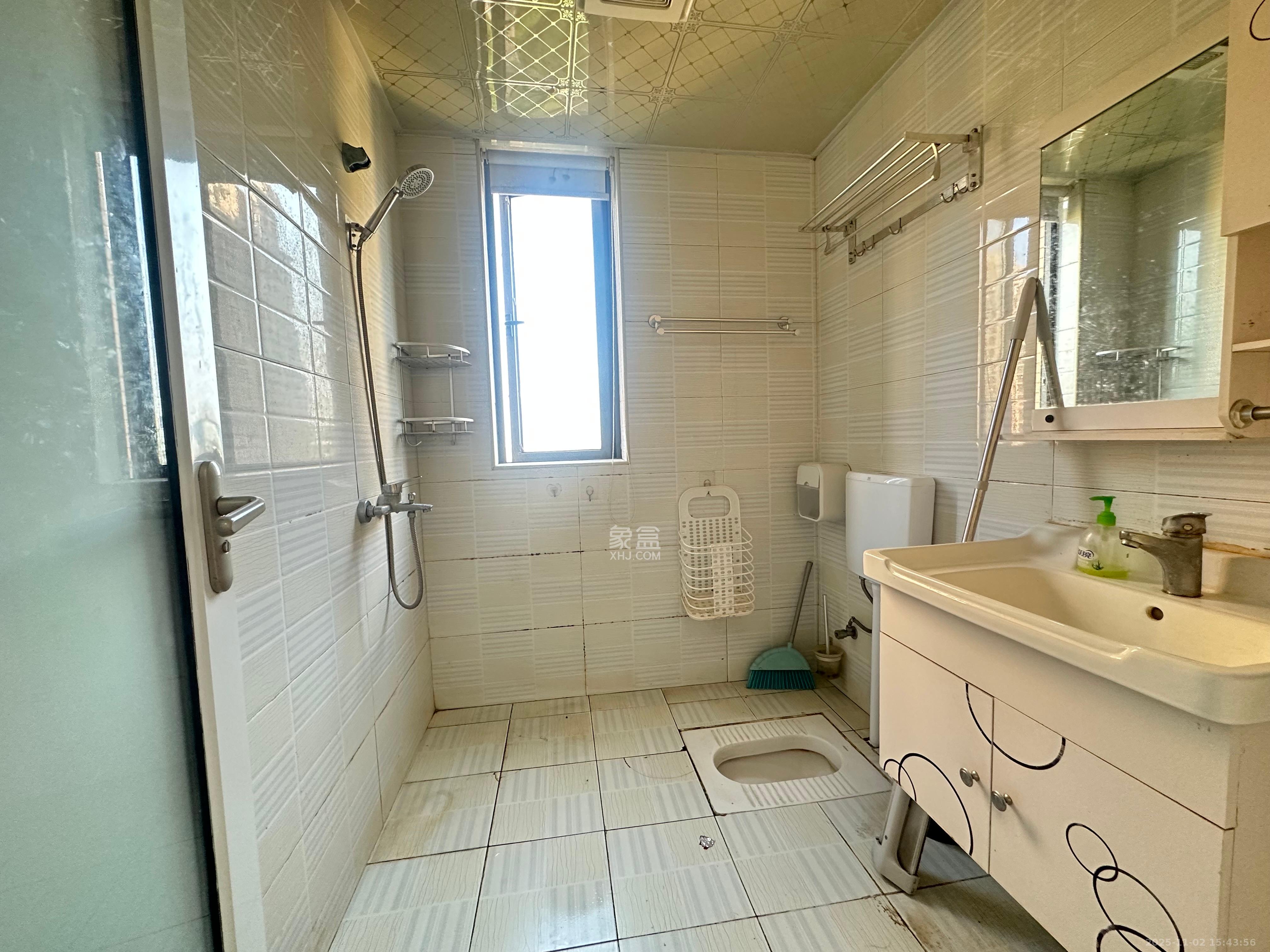 荣盛花语馨苑 3室1厅1卫 2300.0元/月 荣盛花语馨苑 3室1厅1卫 2300.0元/月室内图