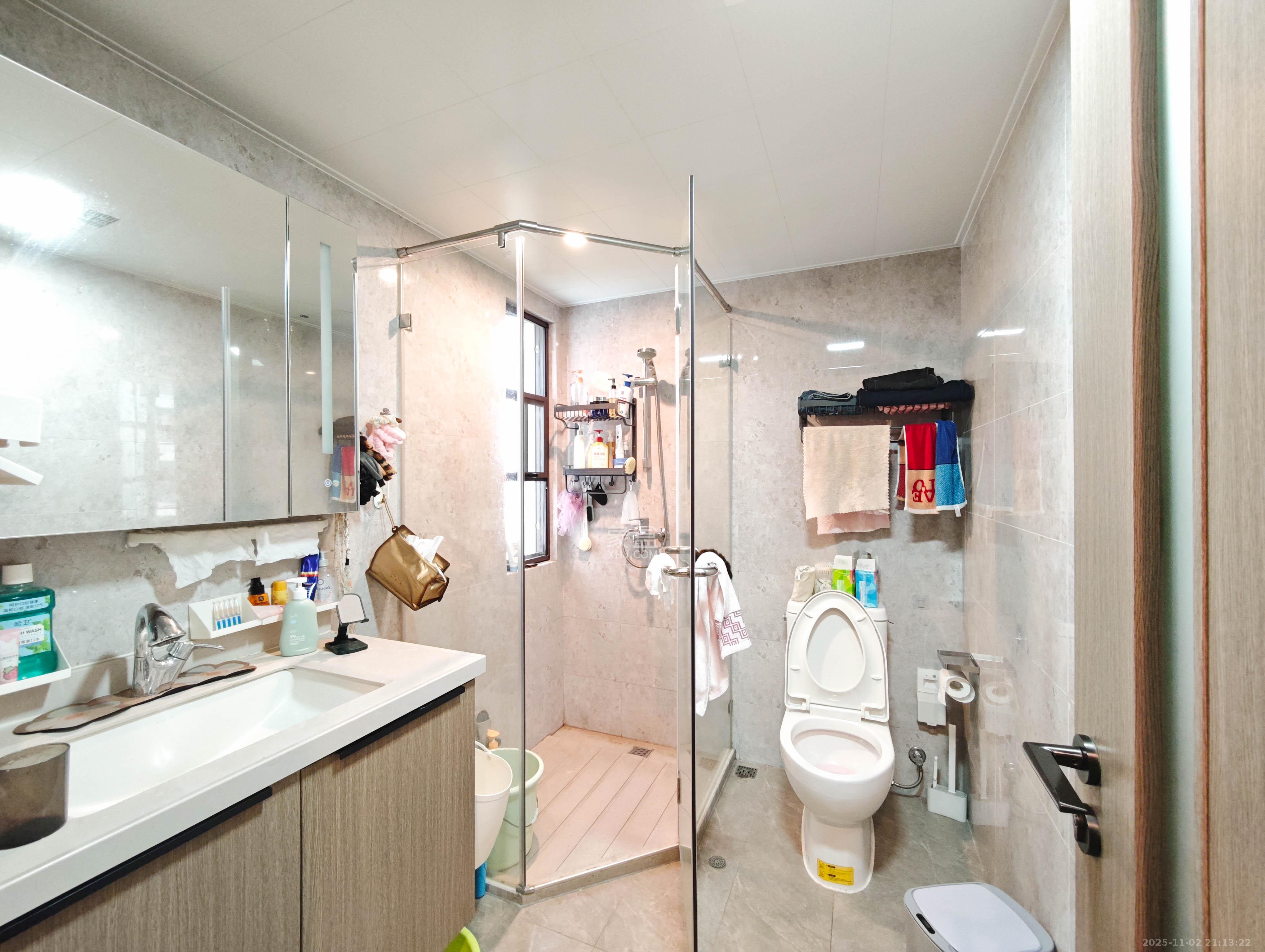 龙湖日盛奕境  4室2厅2卫    135.0万卫生间