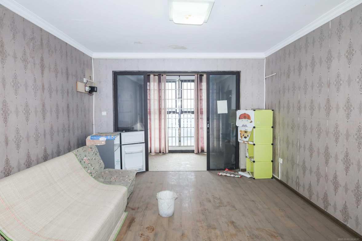 保利麓谷林语F区 3室2厅1卫 79.8万 保利麓谷林语F区 3室2厅1卫 79.8万卧室