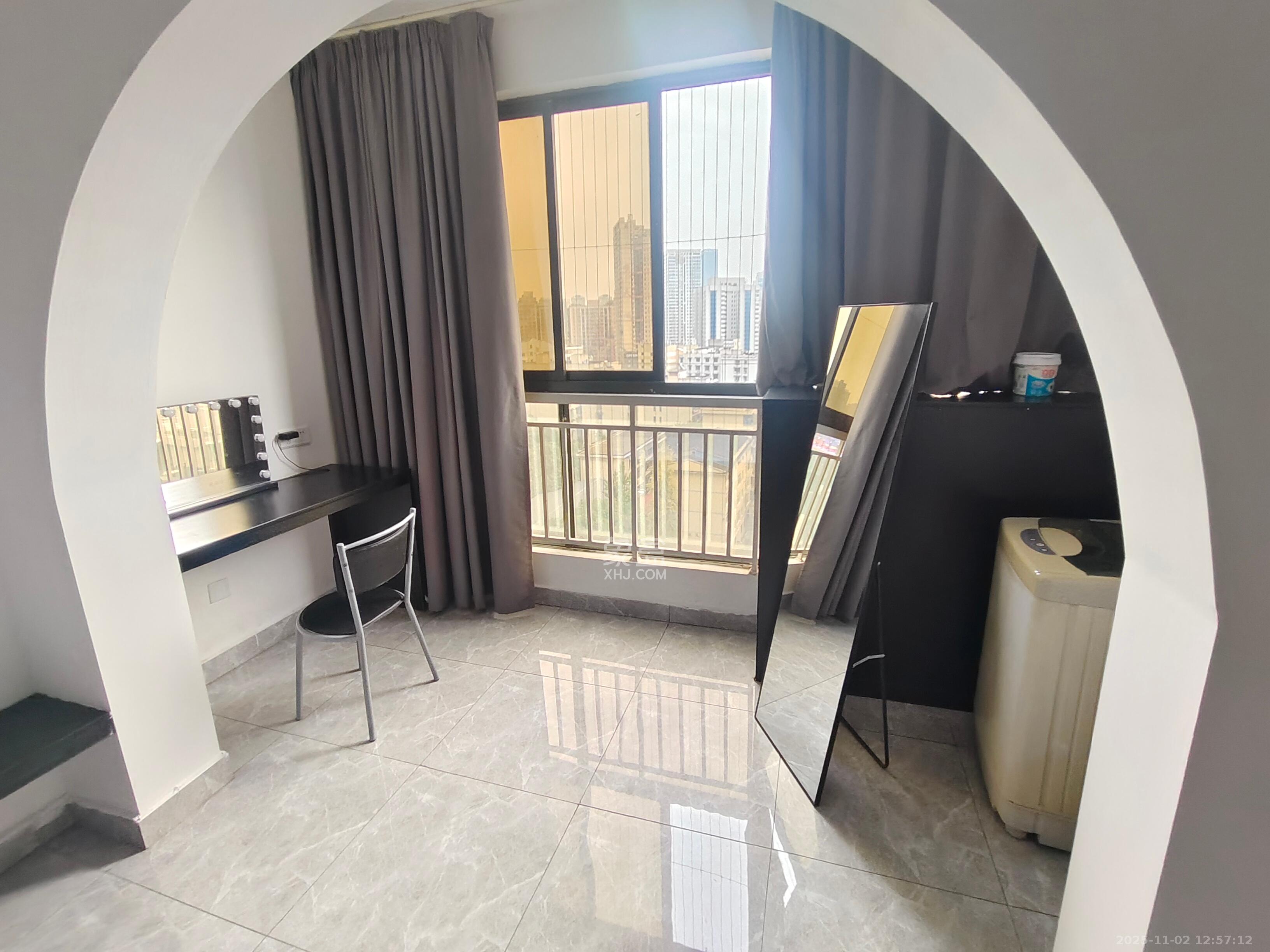 七彩丽都  1室1厅1卫    1600.0元/月室内图