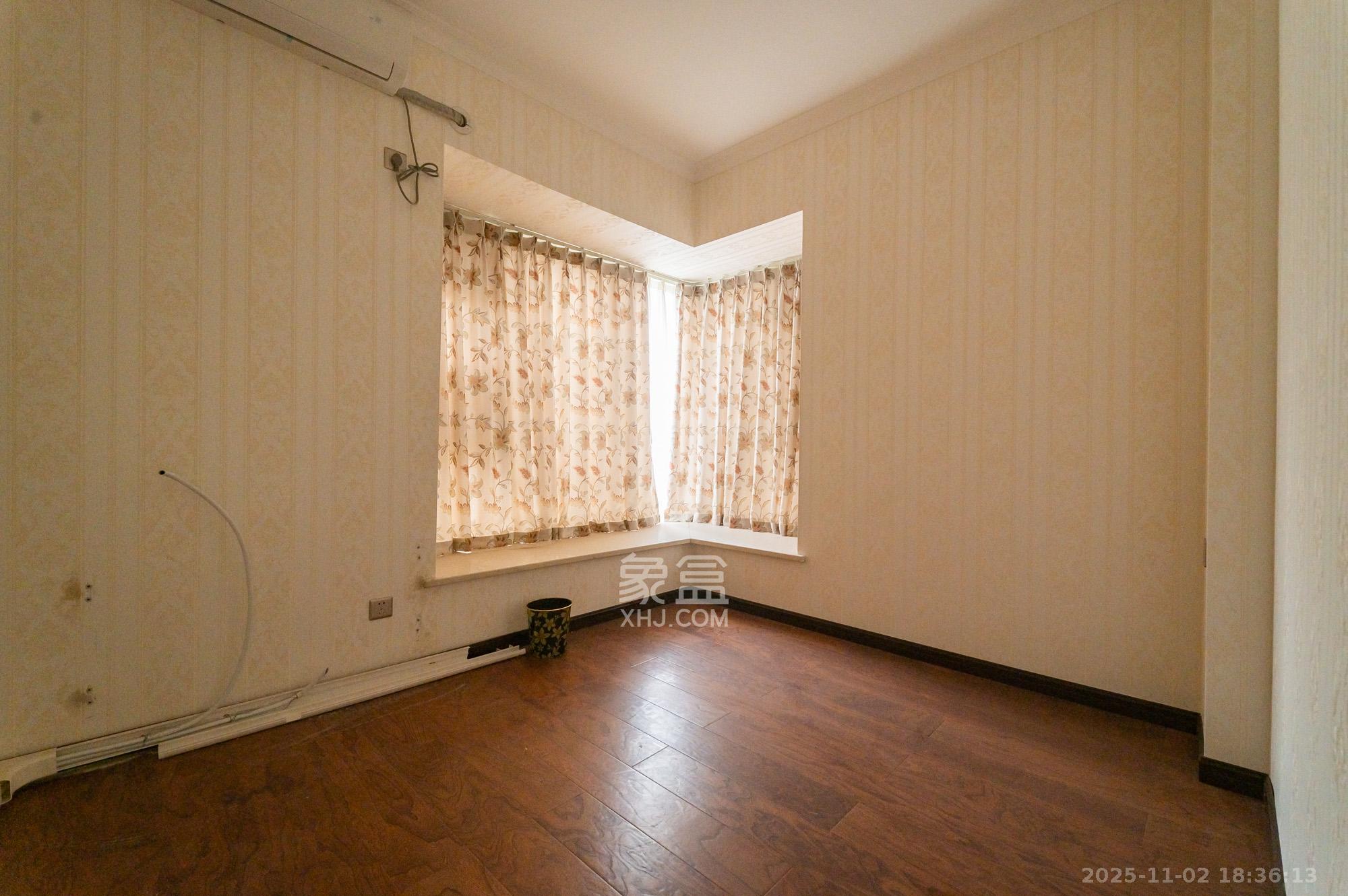 幸福里润城(幸福里二期) 4室2厅2卫 82.8万 幸福里润城(幸福里二期) 4室2厅2卫 82.8万卧室