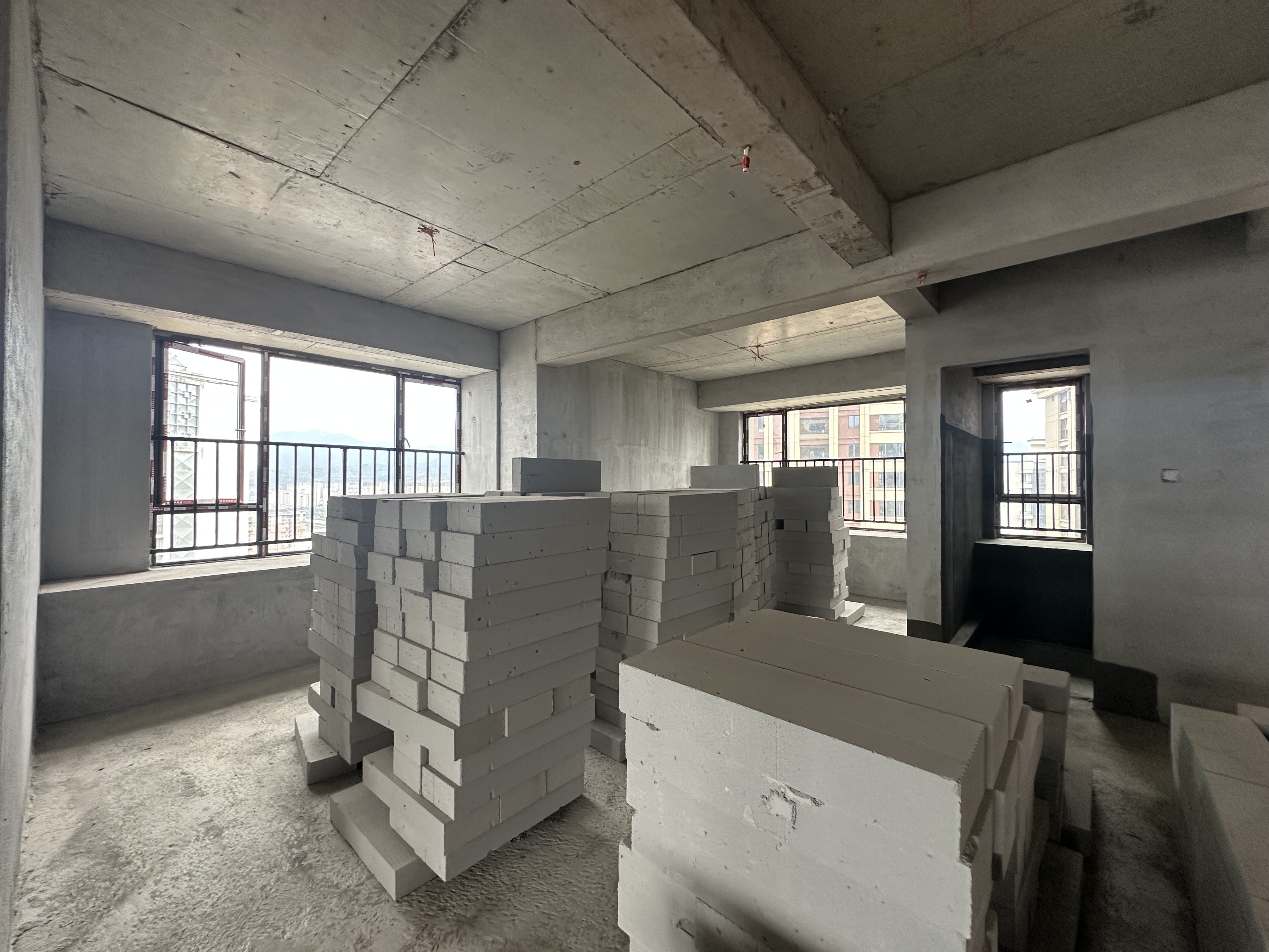 奇峰广场  4室0厅0卫    3333.0元/月室内图