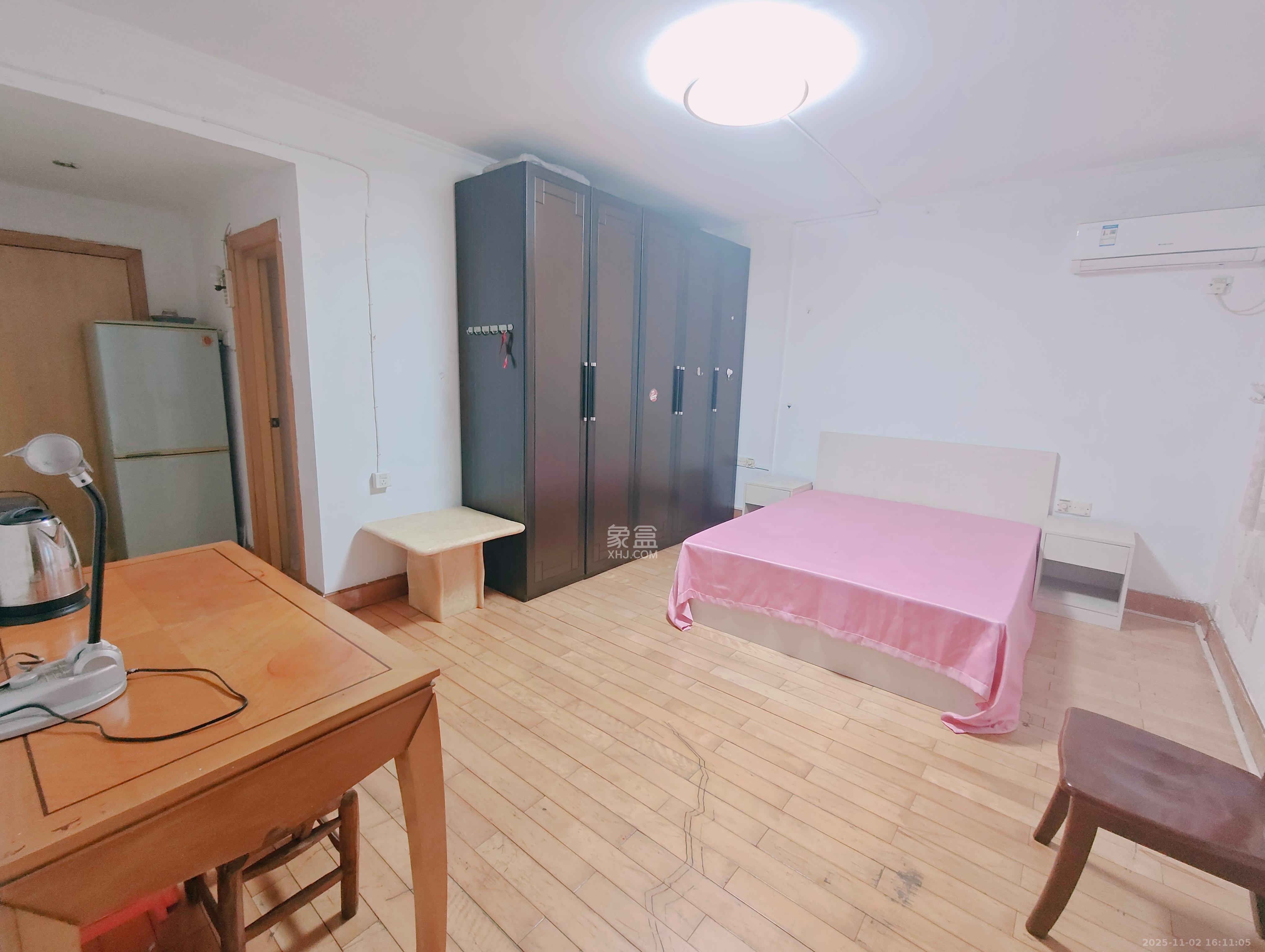 韭菜园商住楼  1室1厅1卫    1500.0元/月