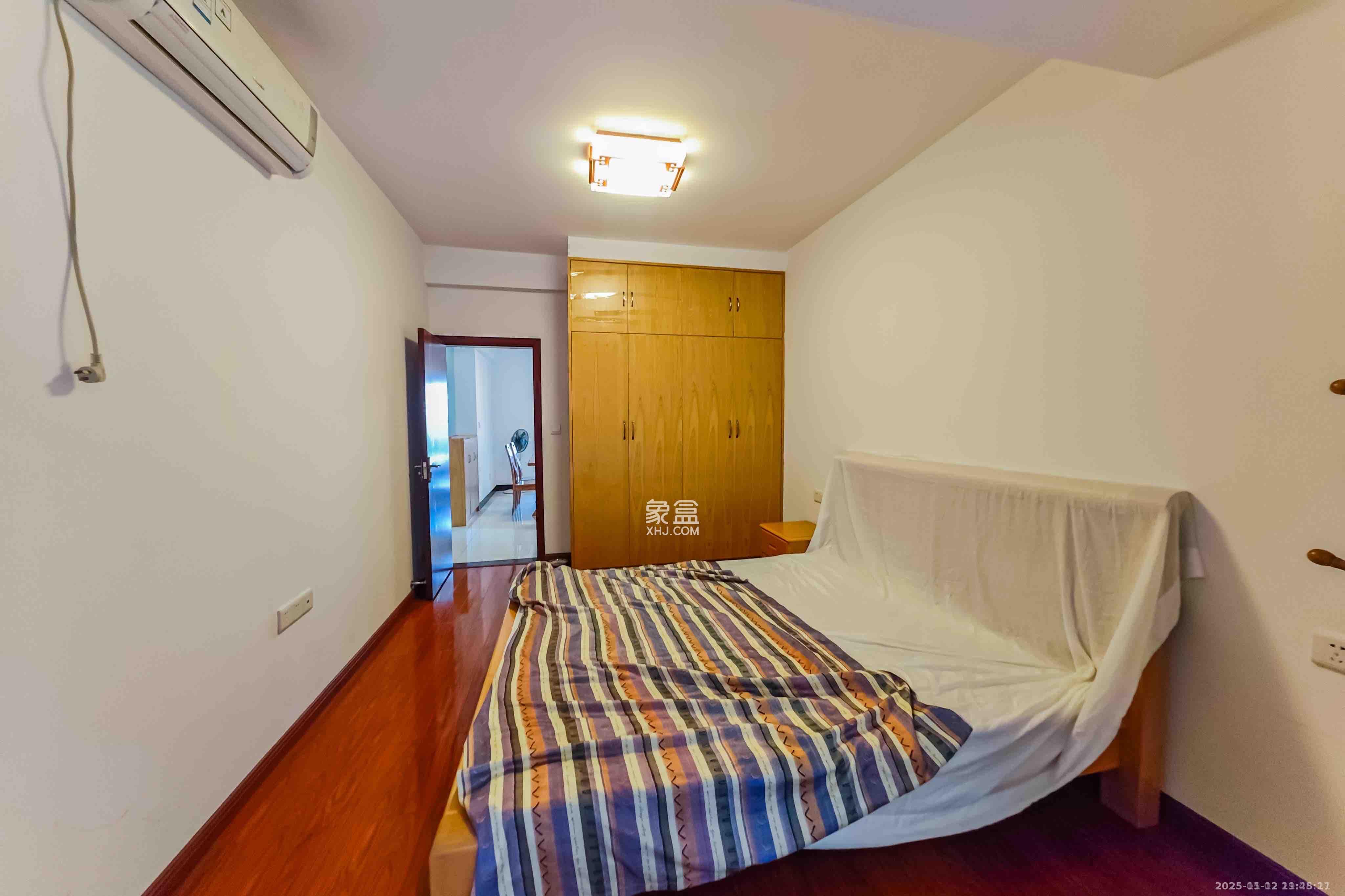 中城丽景香山园  4室2厅2卫    3400.0元/月室内图