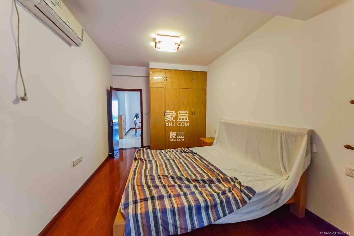 中城丽景香山园 4室2厅2卫 3400.0元/月 中城丽景香山园 4室2厅2卫 3400.0元/月室内图