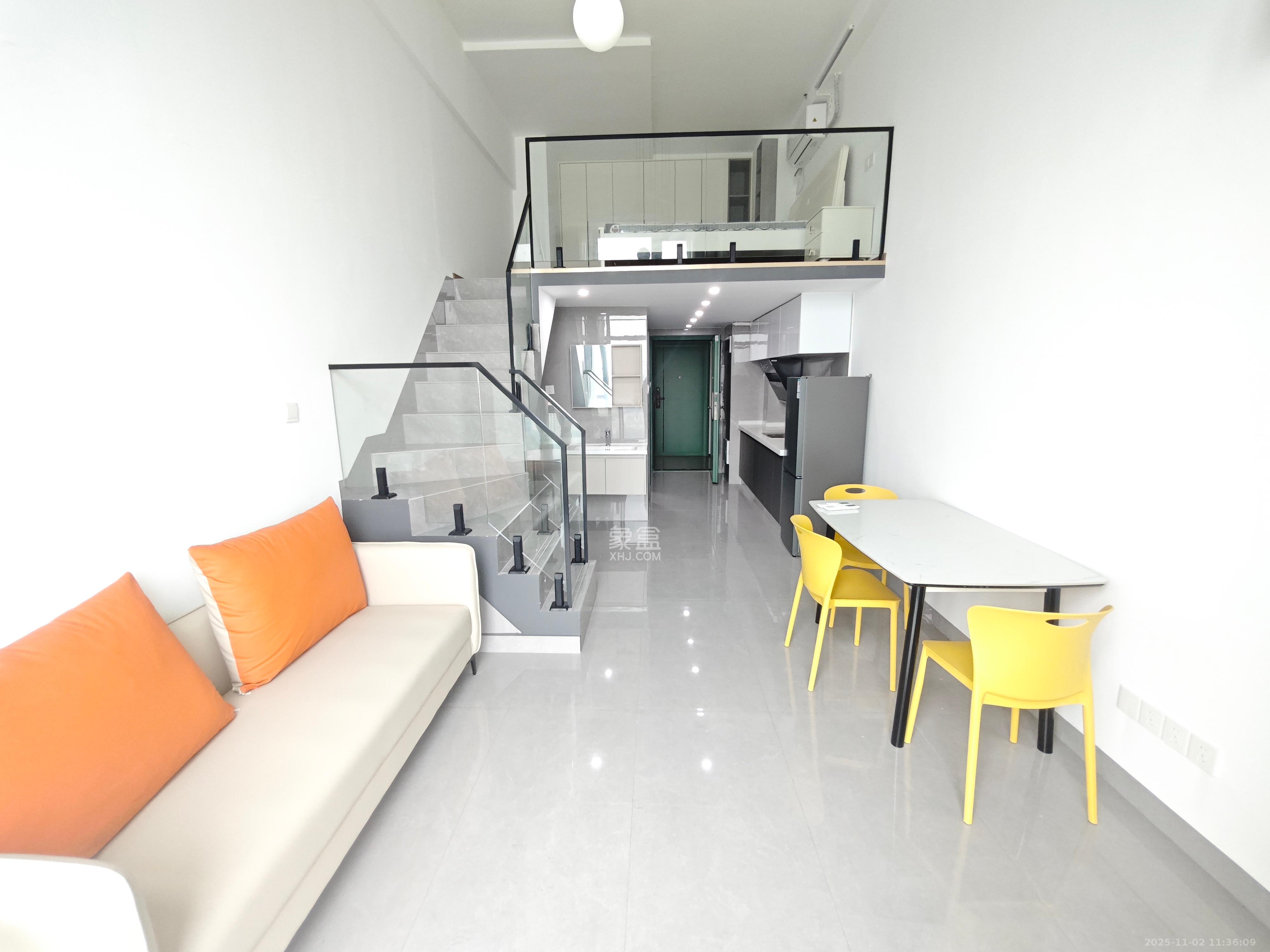 绿地V岛 1室0厅0卫 2600.0元/月 绿地V岛 1室0厅0卫 2600.0元/月室内图