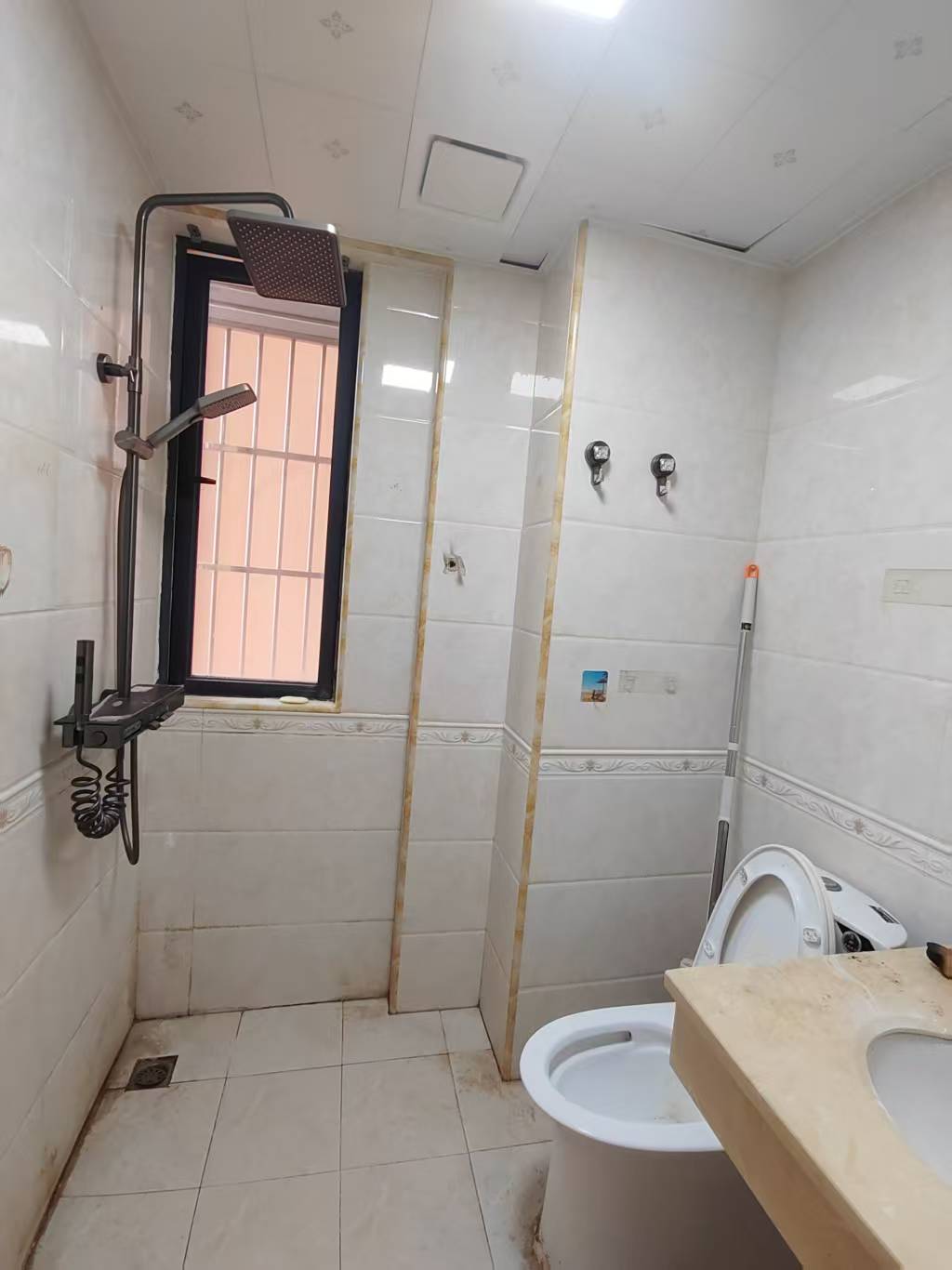 香榭花园  2室1厅1卫    2500.0元/月室内图