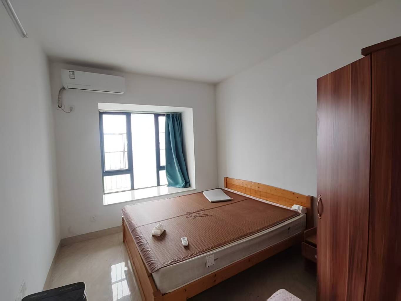 香榭花园  2室1厅1卫    2500.0元/月