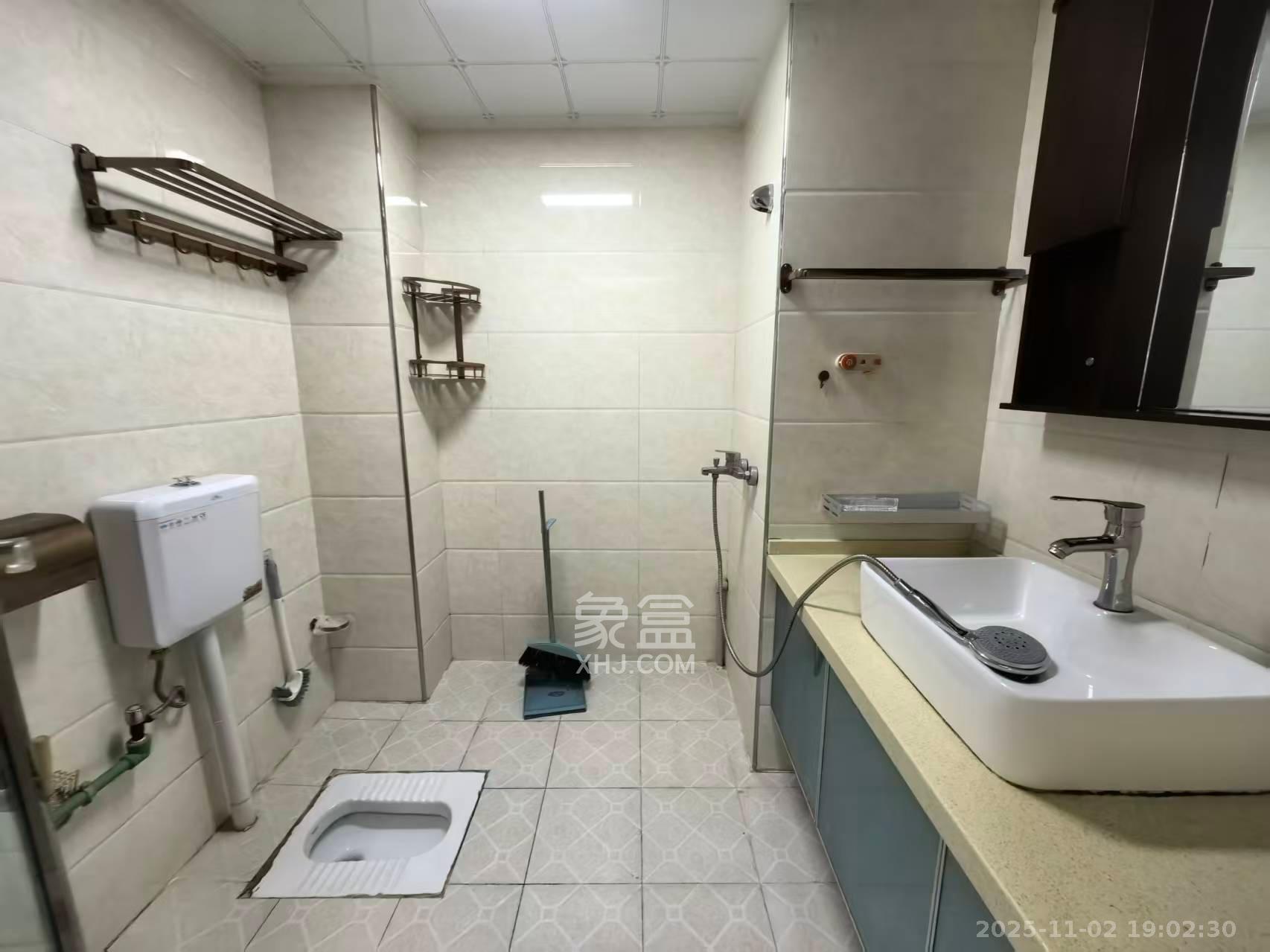 圭塘三小区  1室1厅1卫    1500.0元/月室内图