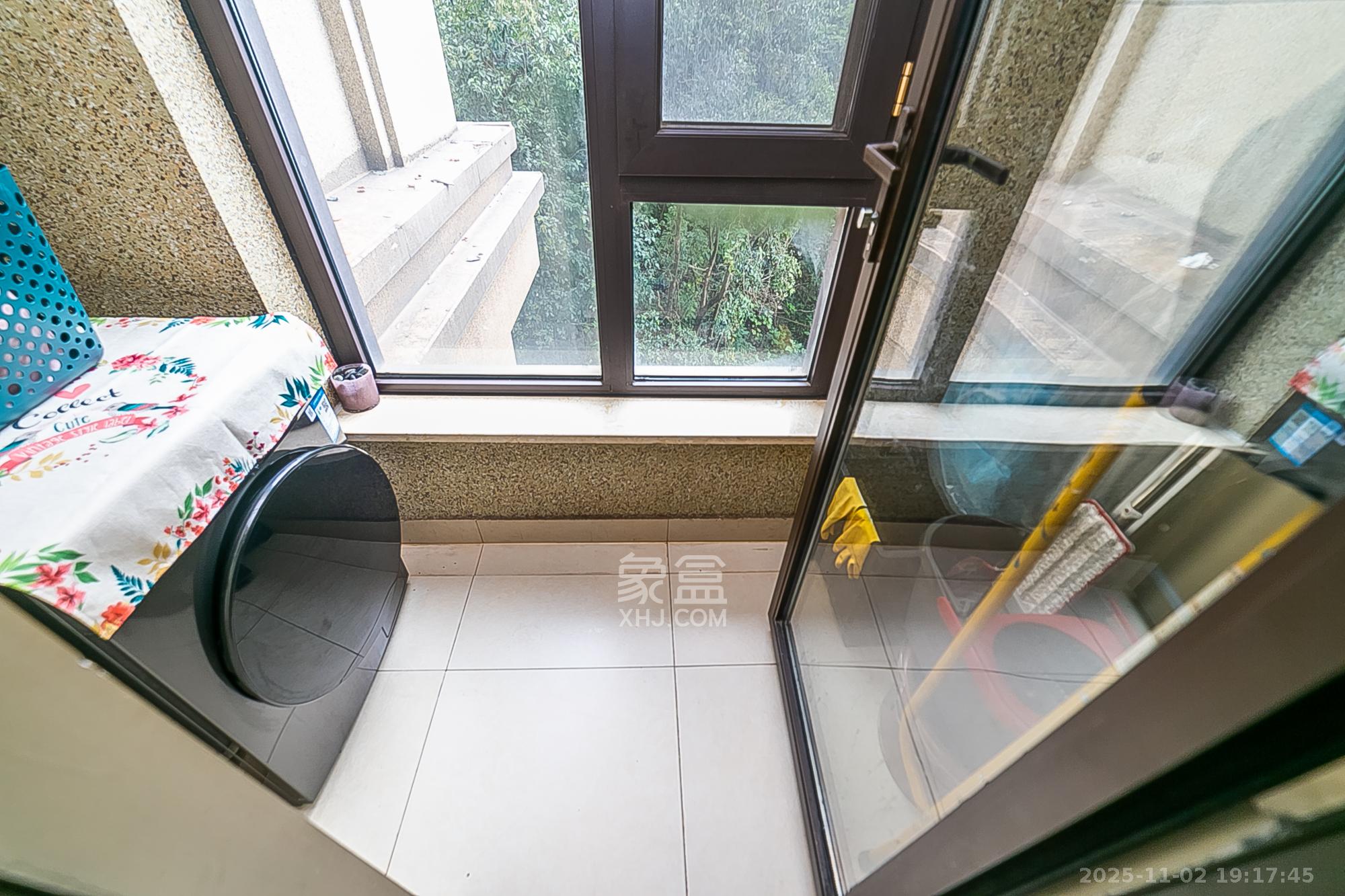 万科紫台  4室2厅2卫    280.0万阳台