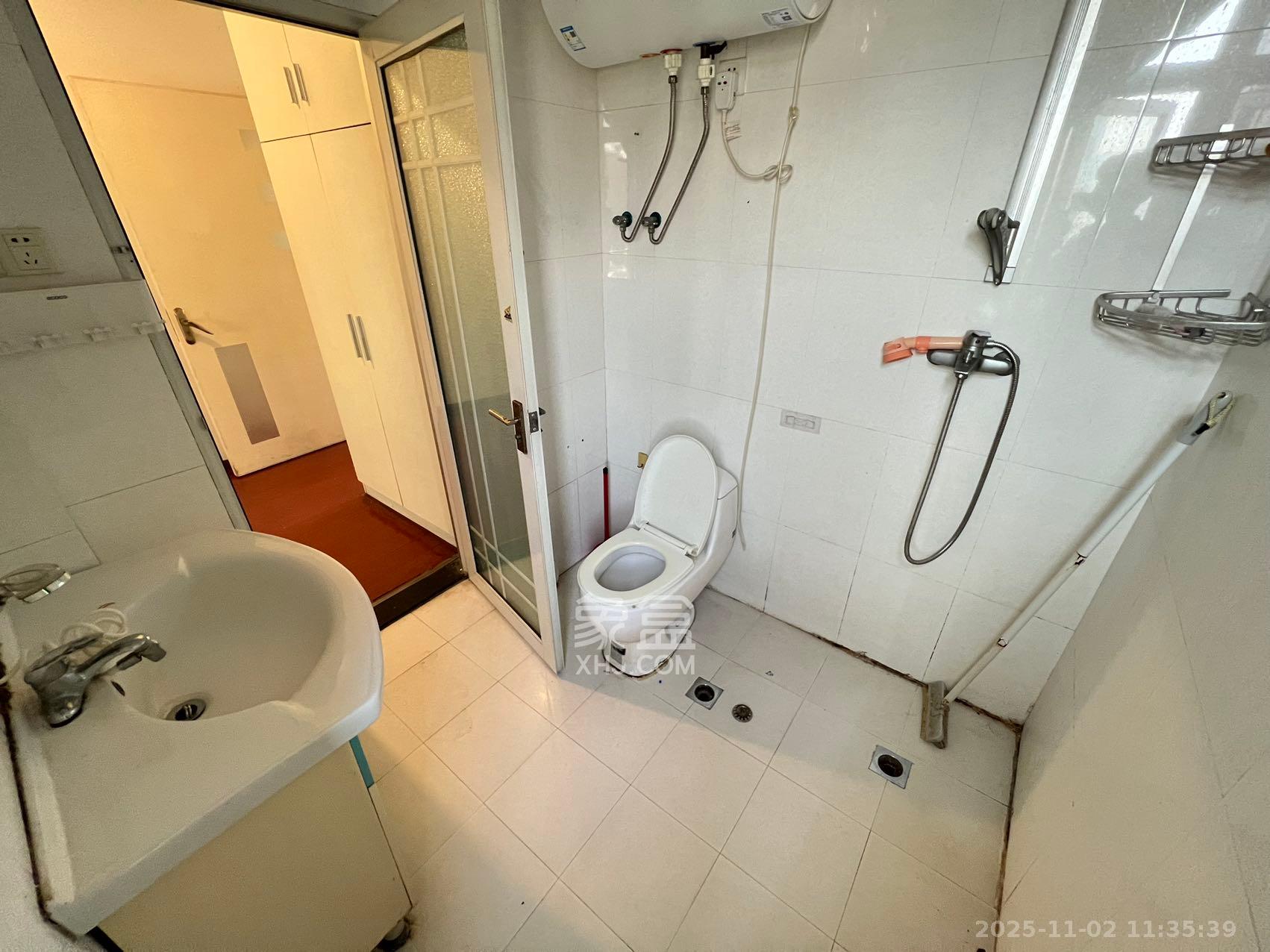 一品东庭 3室2厅1卫 2600.0元/月 一品东庭 3室2厅1卫 2600.0元/月室内图