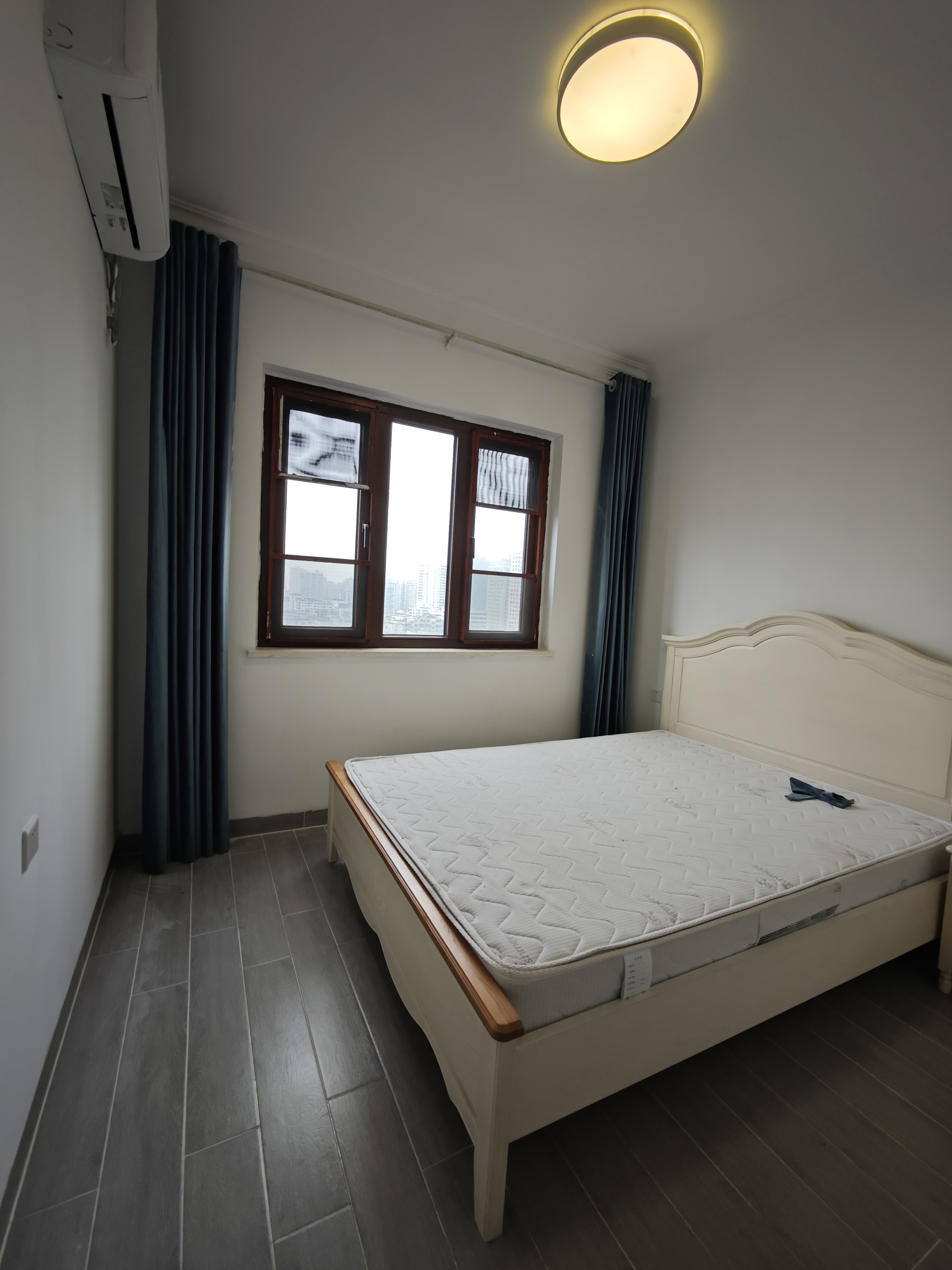 西溪里二期 1室0厅0卫 3200.0元/月 西溪里二期 1室0厅0卫 3200.0元/月室内图