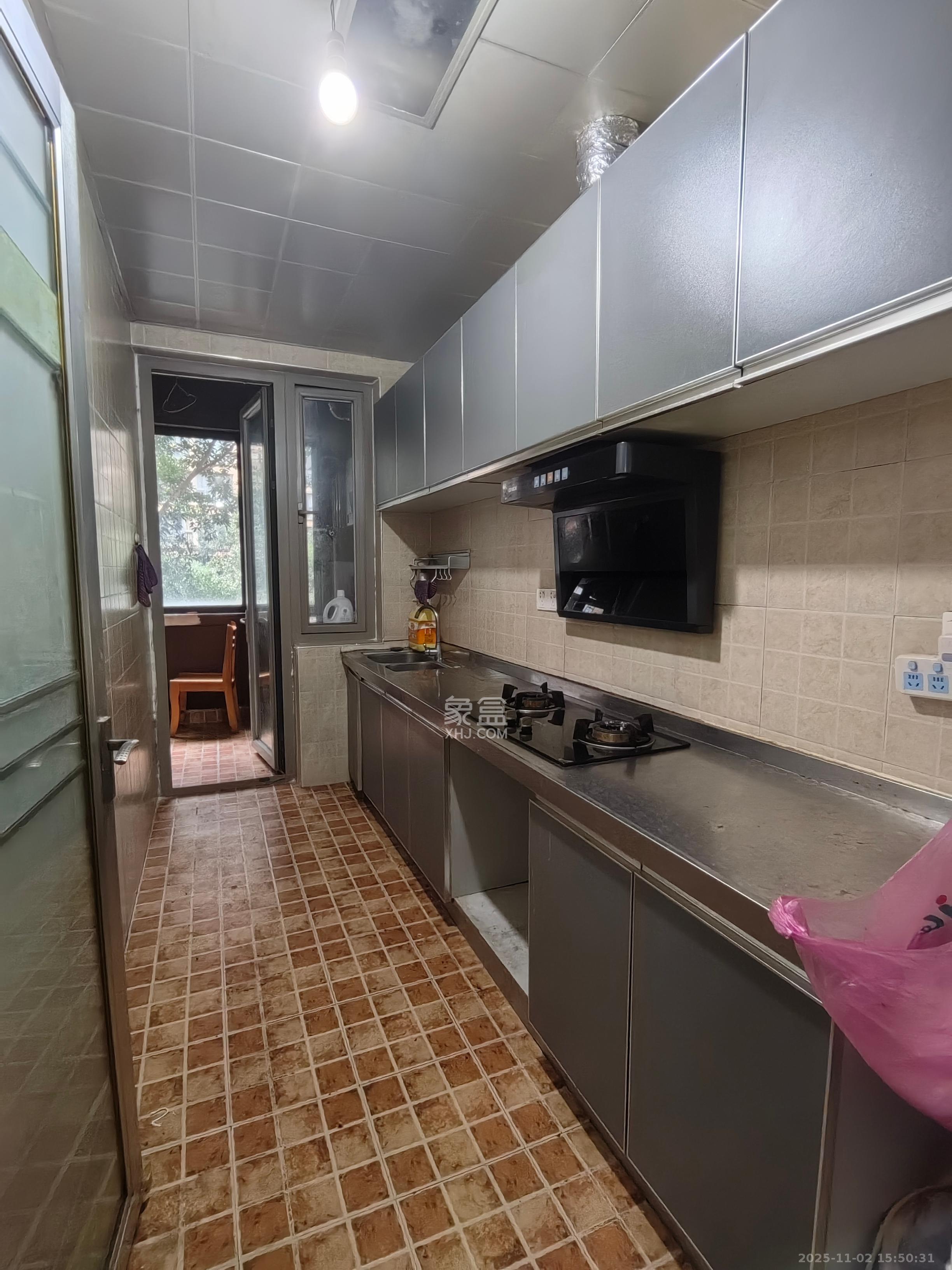 怡海星城 1室2厅1卫 1300.0元/月 怡海星城 1室2厅1卫 1300.0元/月室内图