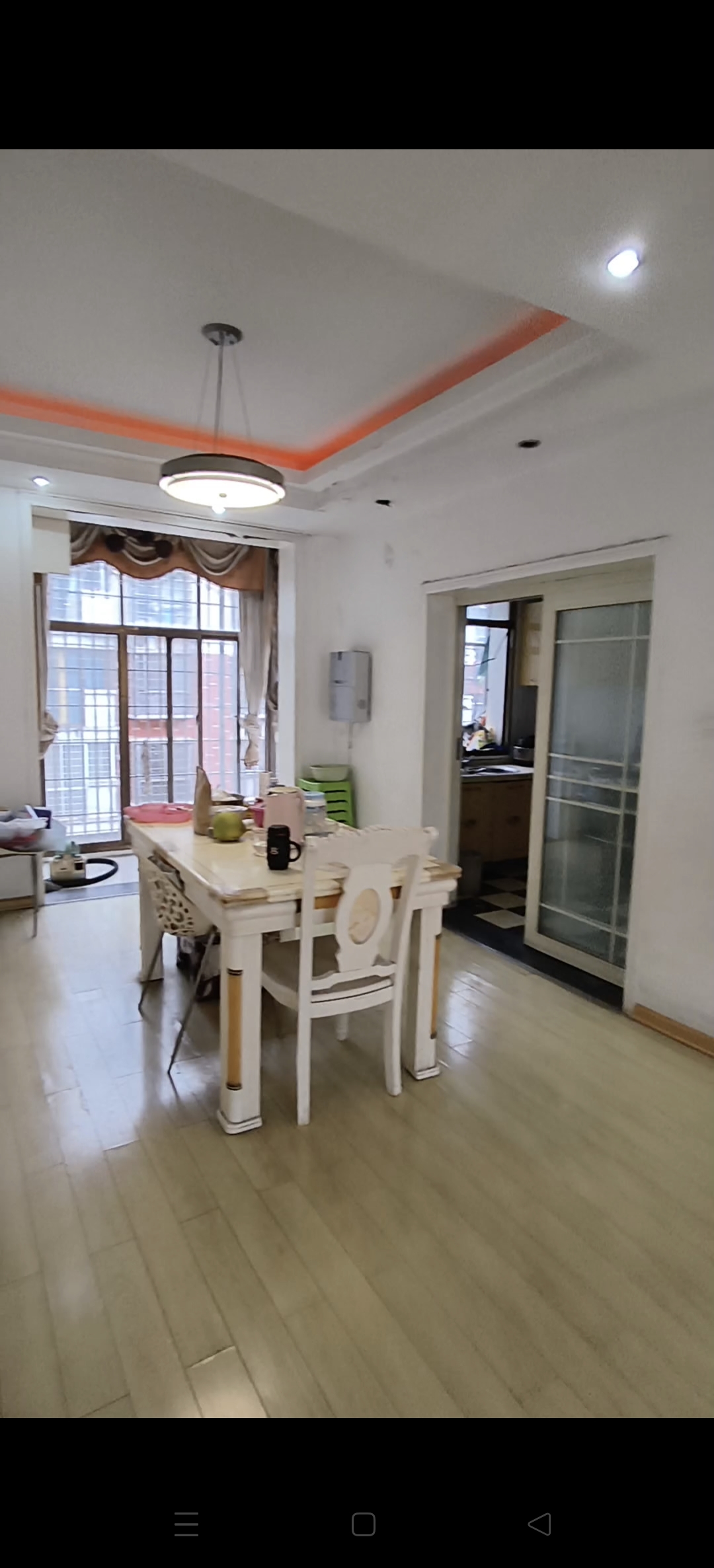 凯泉湾 3室2厅2卫 56.8万 凯泉湾 3室2厅2卫 56.8万客厅