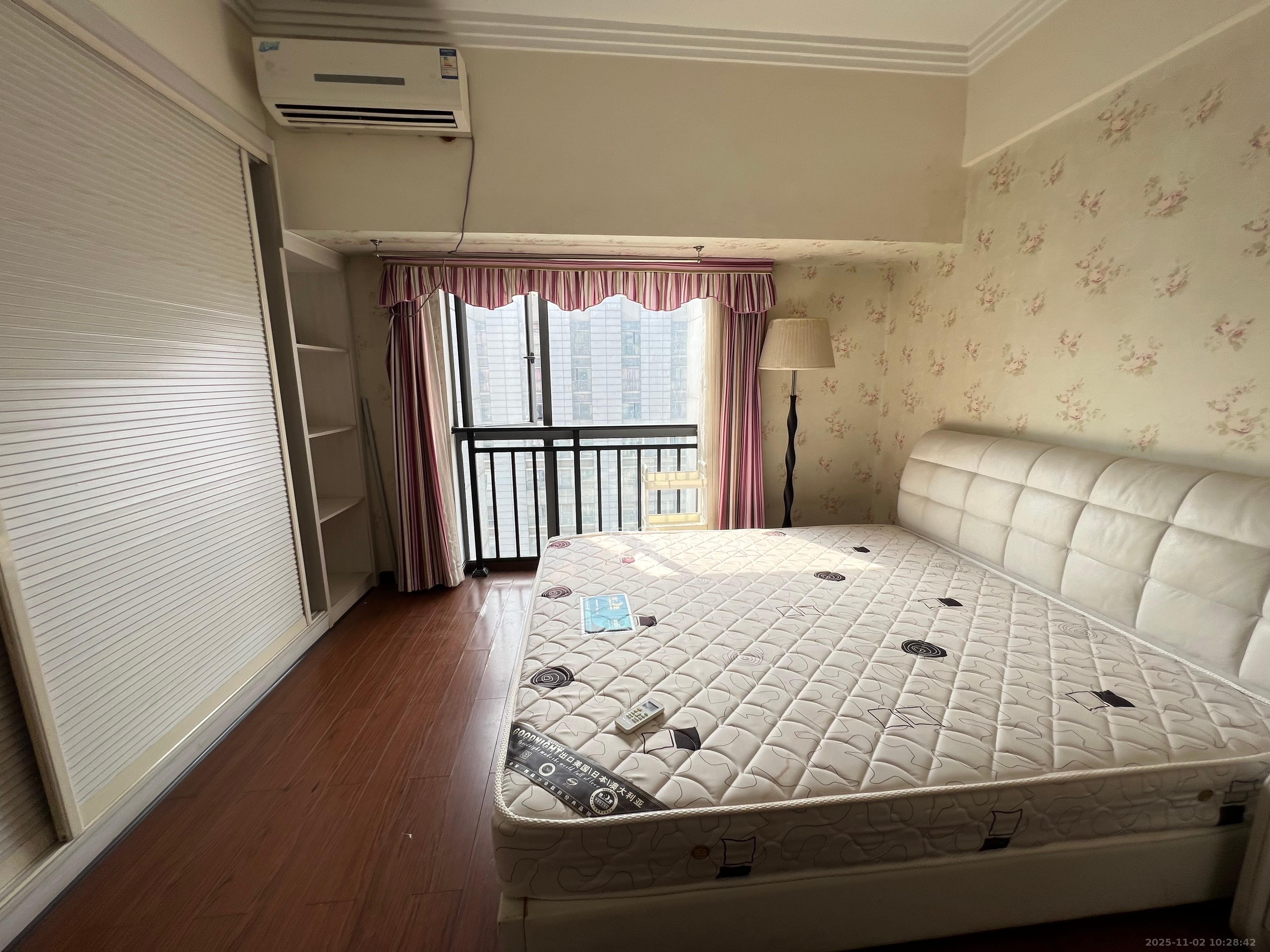 西子一间  1室1厅1卫    1600.0元/月室内图