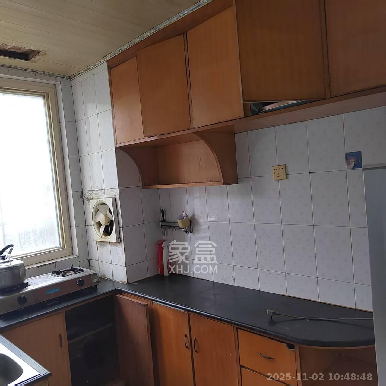 新桥小区  3室2厅1卫    1600.0元/月 新桥小区  3室2厅1卫    1600.0元/月室内图