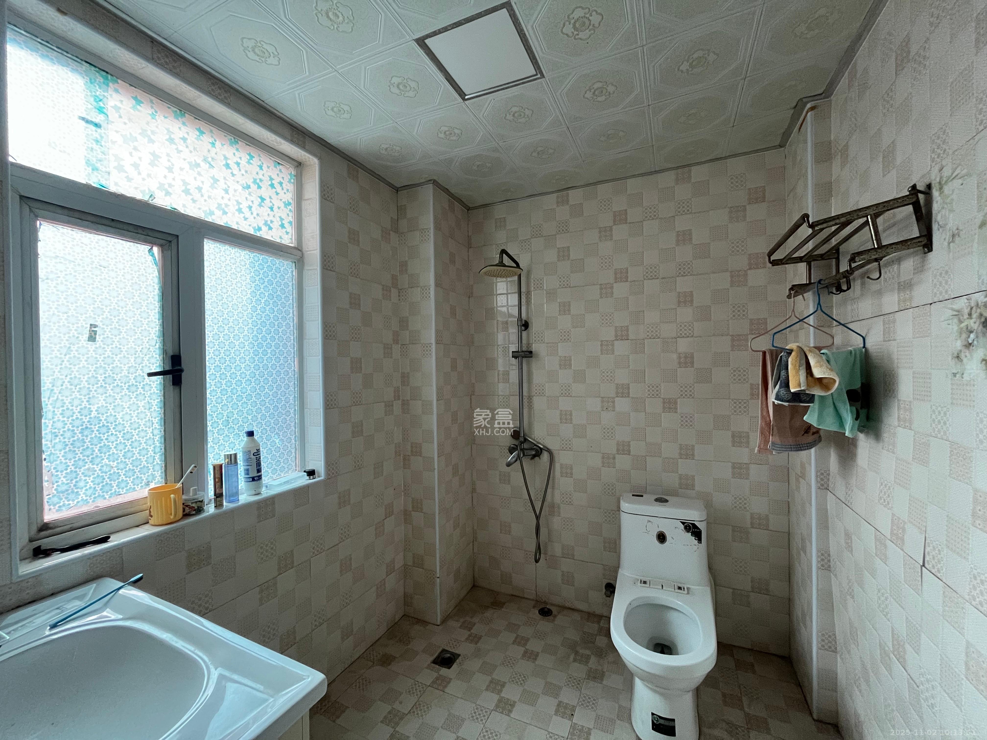 新蕾品阁居 4室2厅2卫 1900.0元/月 新蕾品阁居 4室2厅2卫 1900.0元/月室内图