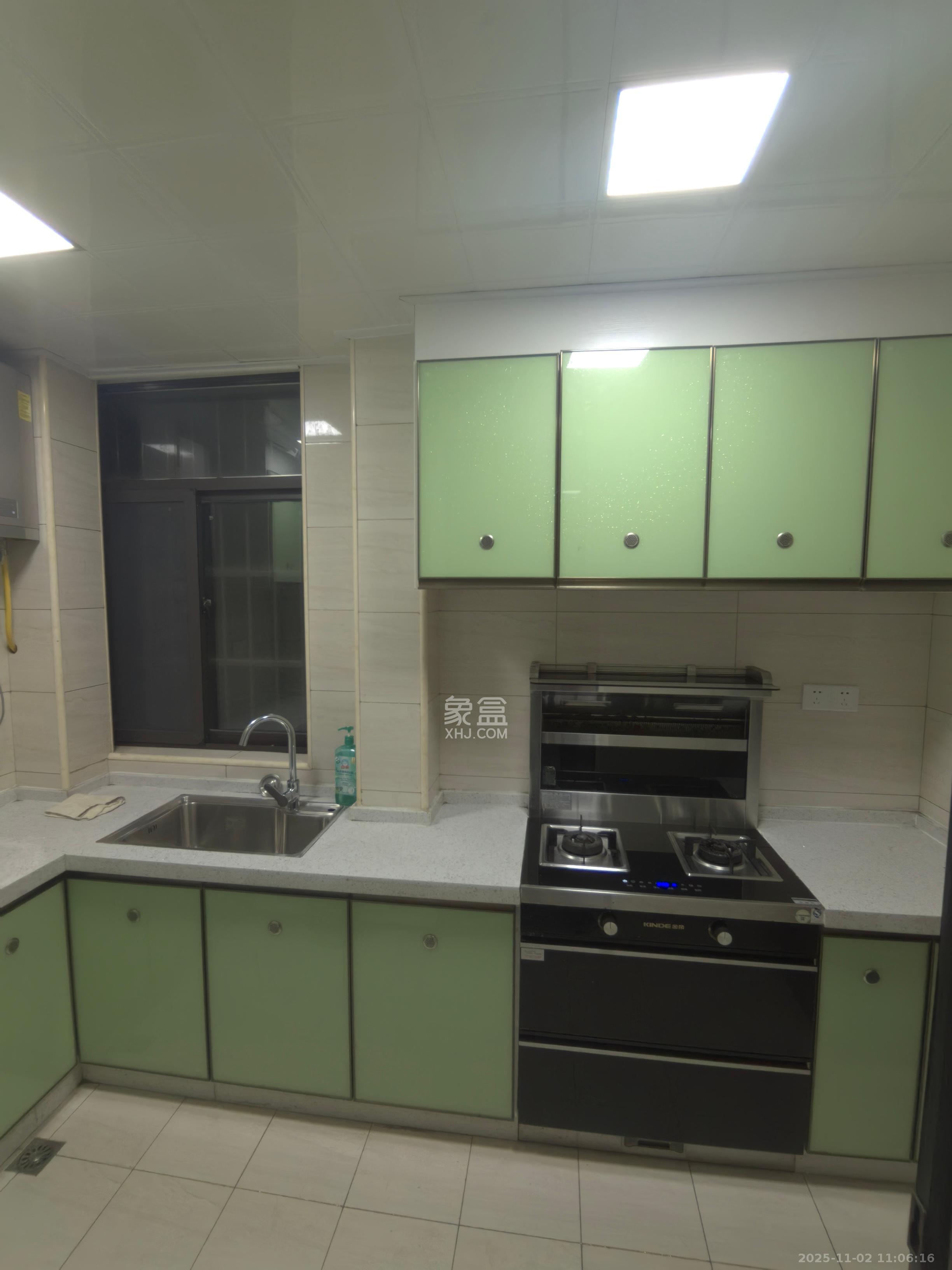 绿地香树花城 3室2厅1卫 1500.0元/月 绿地香树花城 3室2厅1卫 1500.0元/月室内图