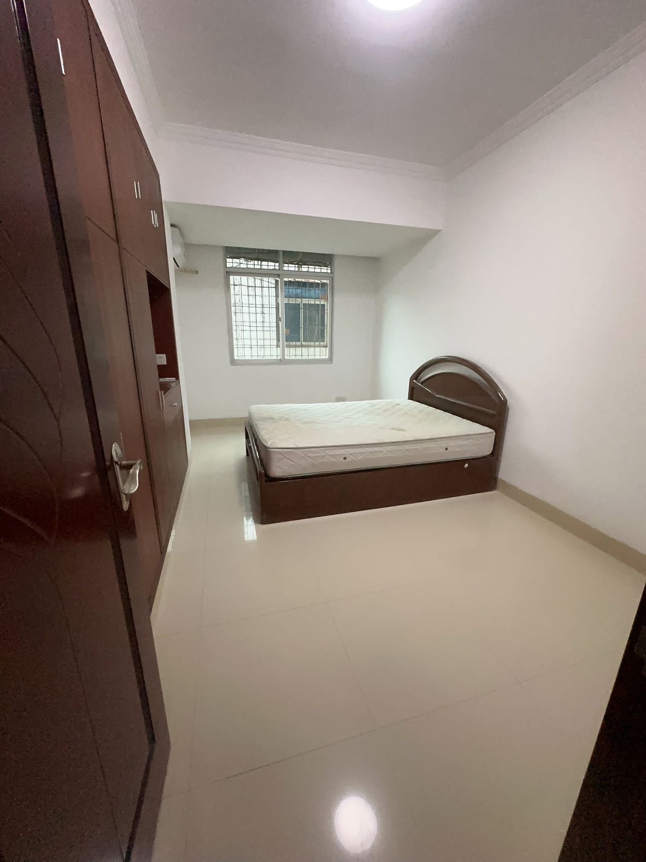 省汽车运输总公司红坎坡住宅区(海府路) 3室2厅1卫 85.0万 省汽车运输总公司红坎坡住宅区(海府路) 3室2厅1卫 85.0万客厅