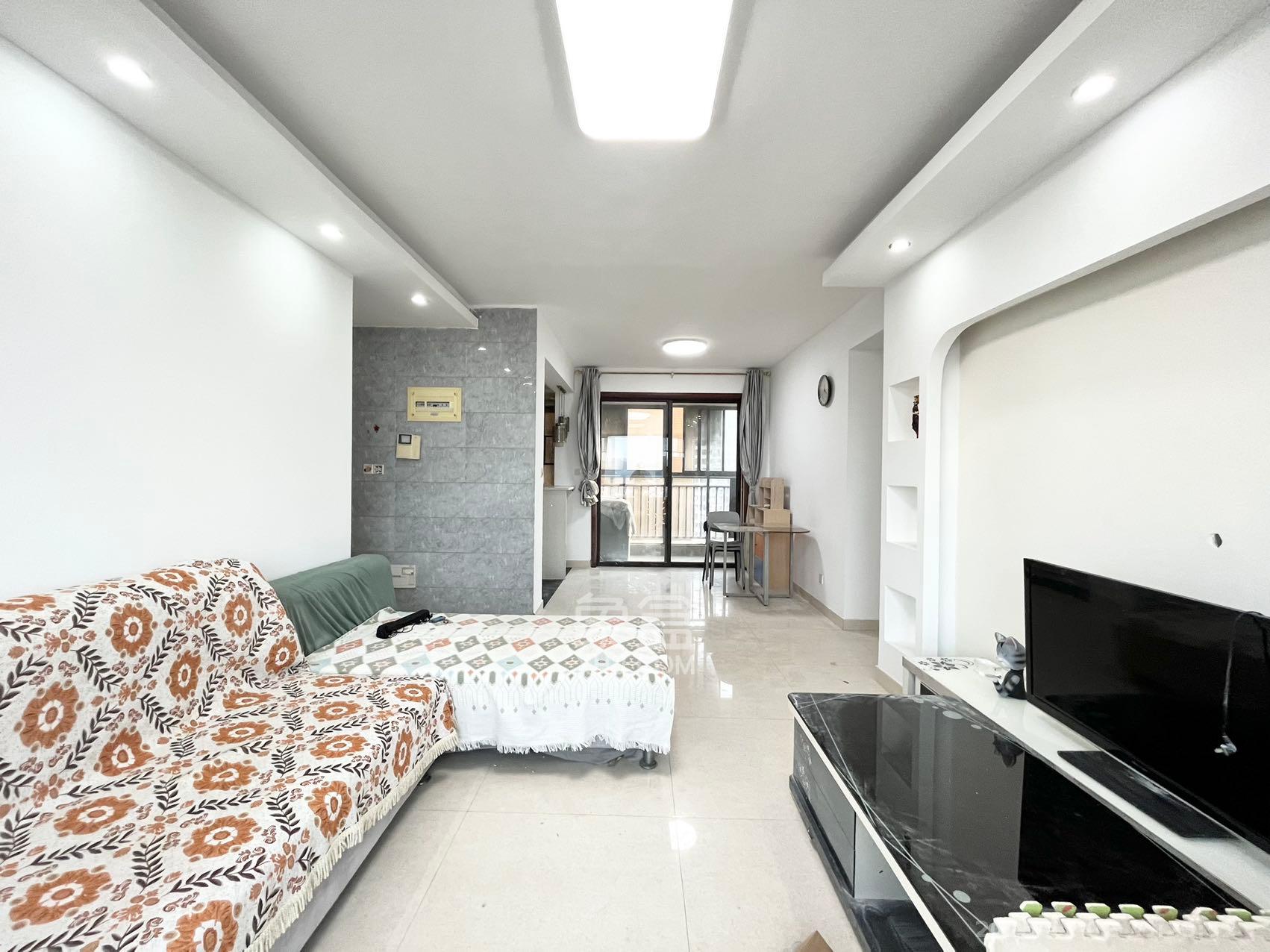 保利麓谷林语E区  3室2厅1卫    2000.0元/月室内图