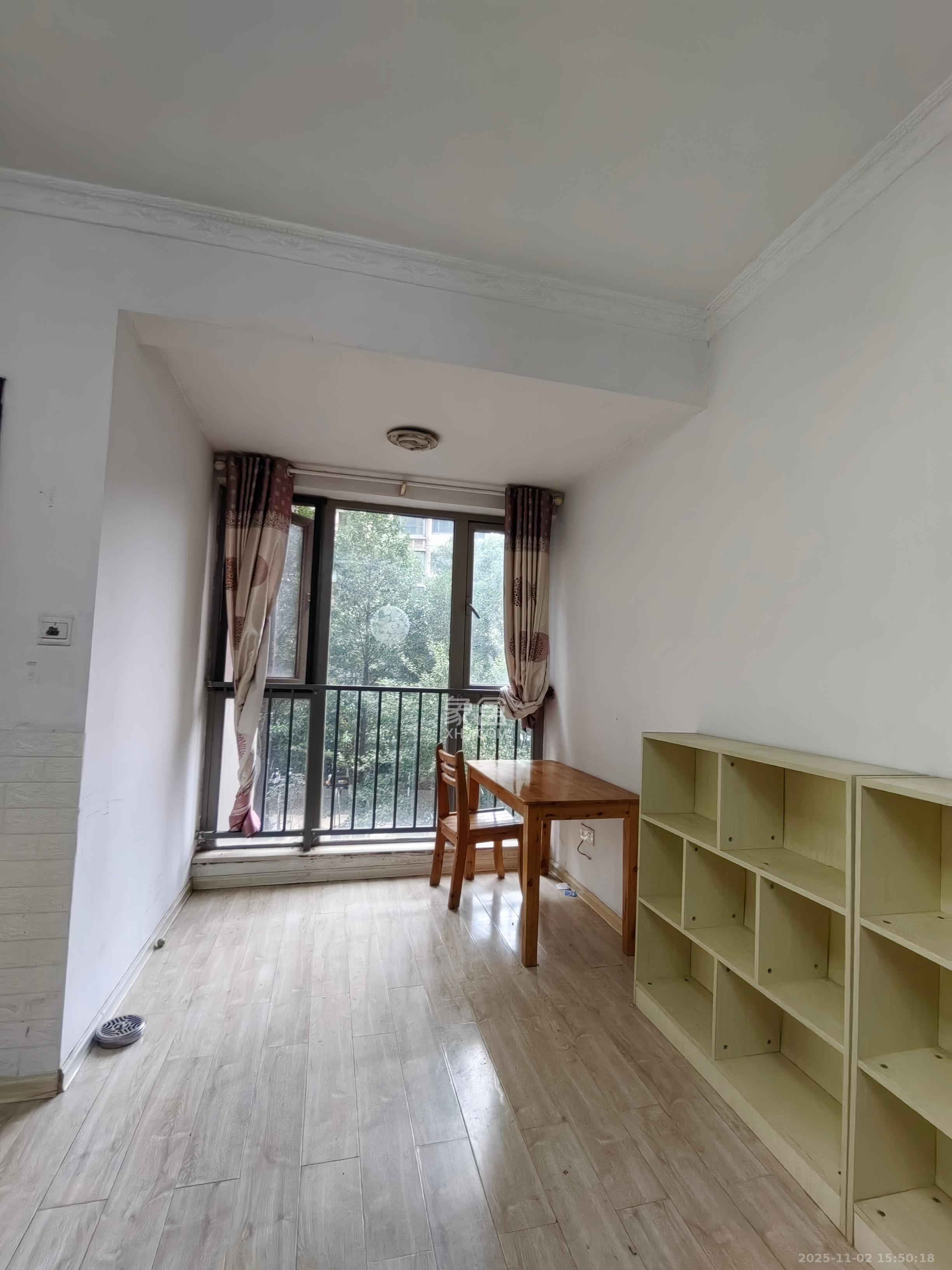 怡海星城 1室2厅1卫 1300.0元/月 怡海星城 1室2厅1卫 1300.0元/月室内图