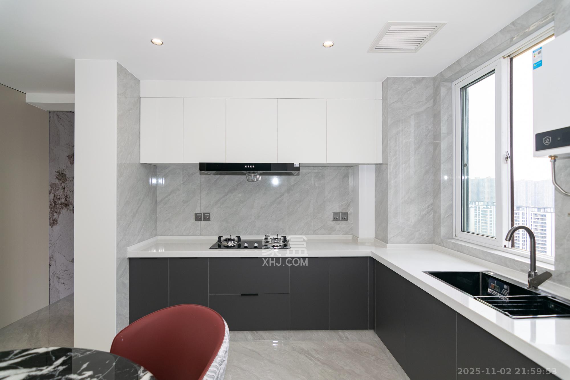 新华联梦想城  4室2厅2卫    106.8万厨房