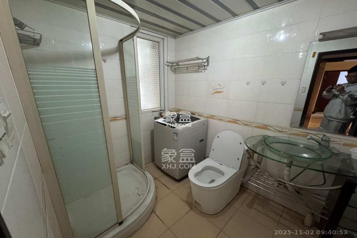 景湾小区(井湾小区) 3室2厅1卫 1700.0元/月 景湾小区(井湾小区) 3室2厅1卫 1700.0元/月室内图