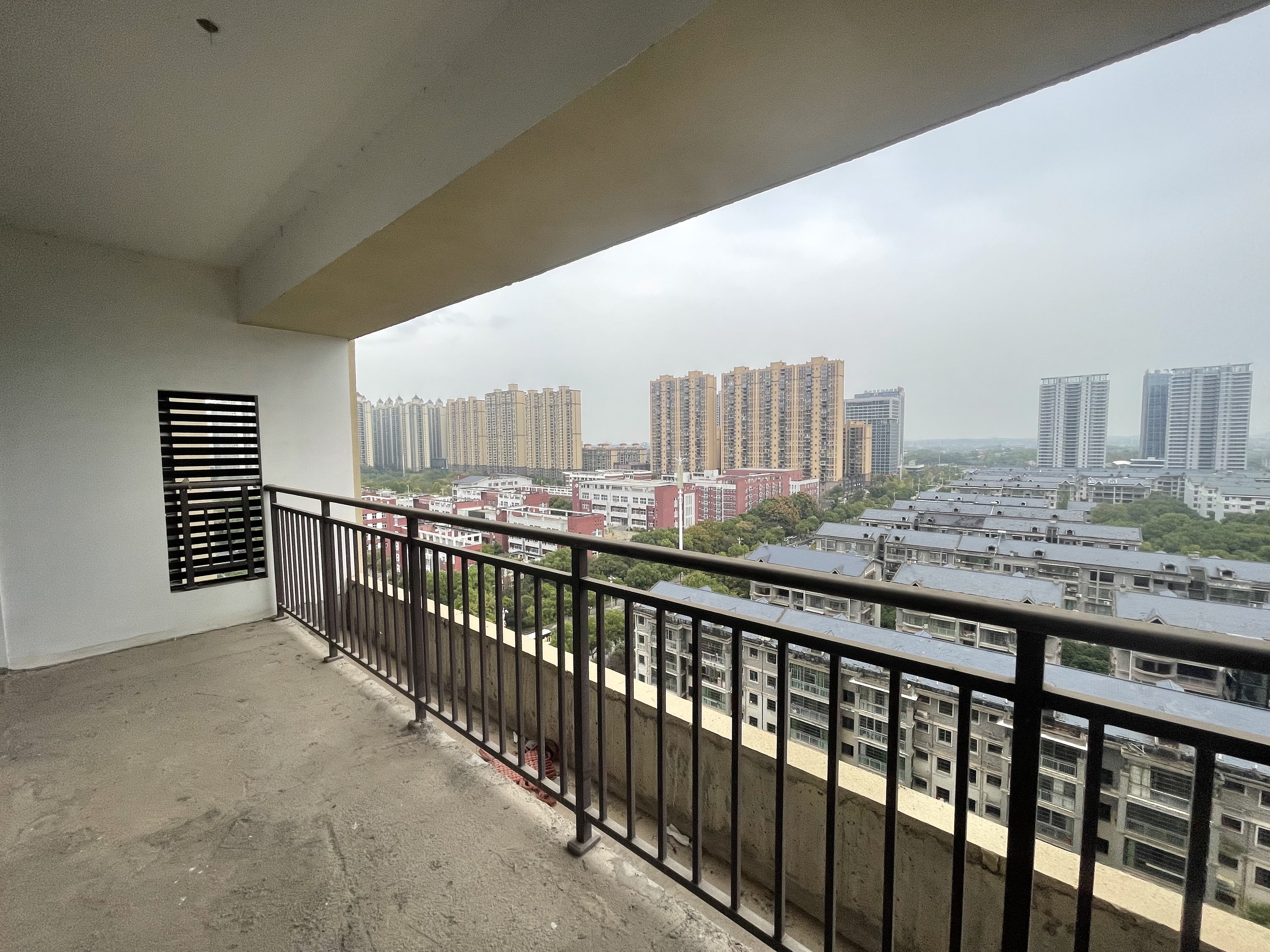 壹号院子 1室0厅0卫 69.8万 壹号院子 1室0厅0卫 69.8万客厅