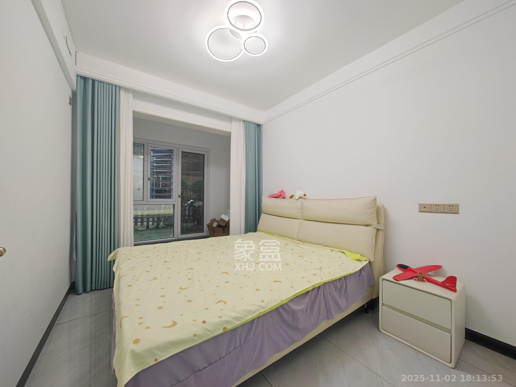 山水霖城(植物原著)  3室2厅2卫    130.0万 山水霖城(植物原著)  3室2厅2卫    130.0万卧室