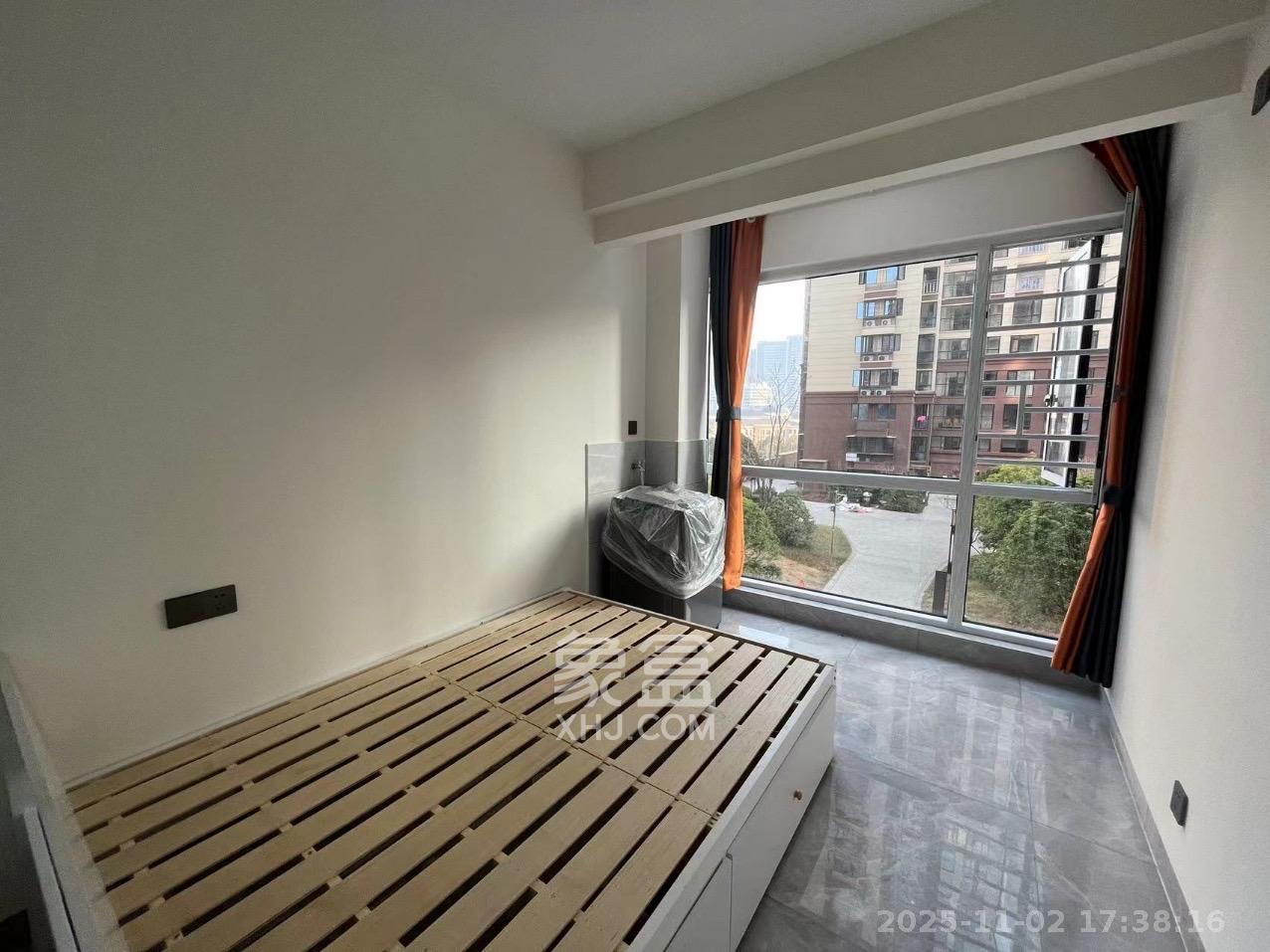 长房明宸府  2室1厅1卫    1800.0元/月室内图