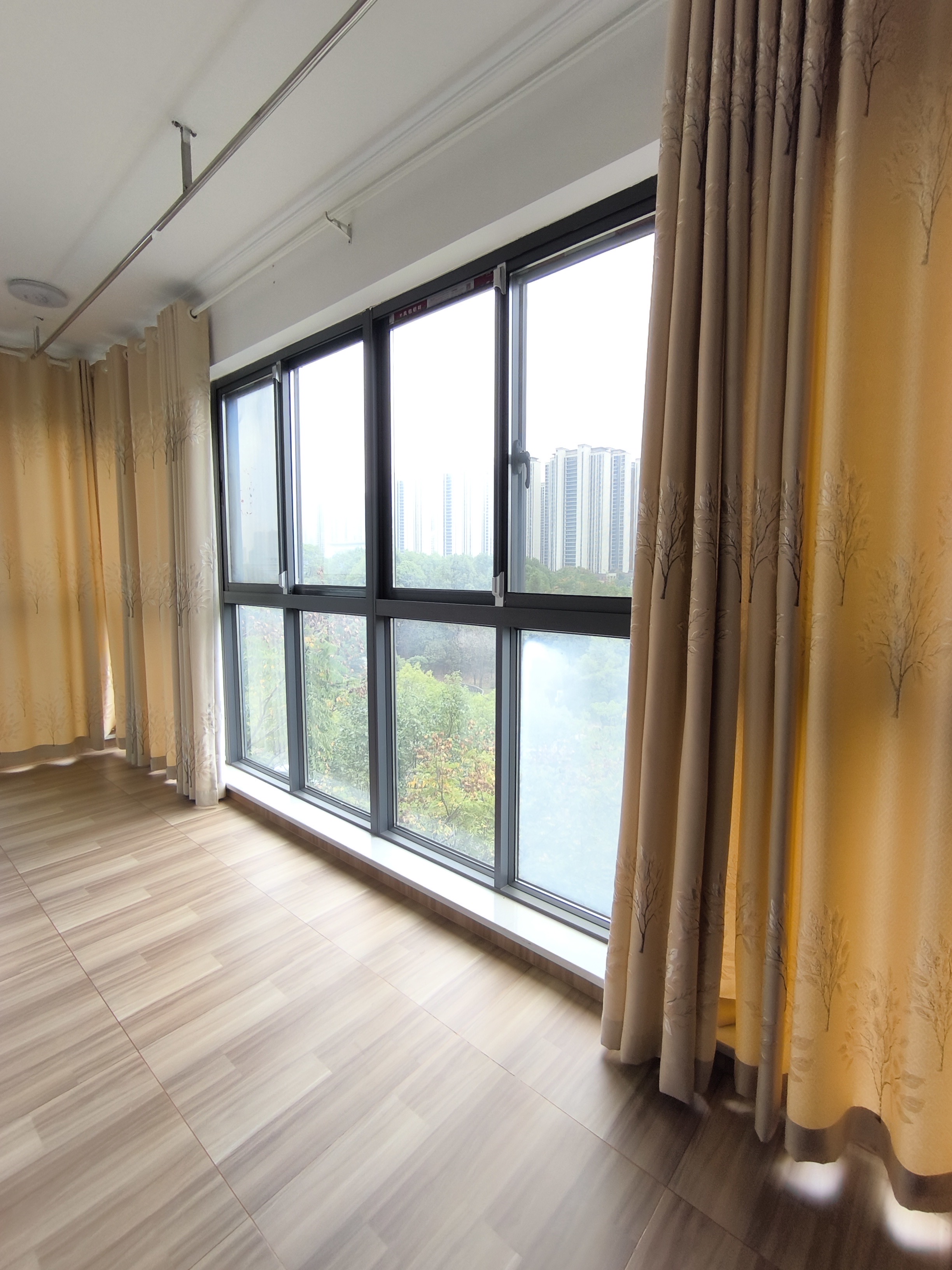 珠江愉景南苑（一、二、三、四期）  3室0厅0卫    2200.0元/月室内图