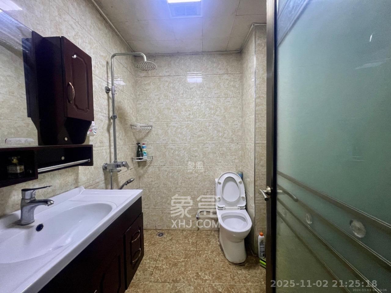 尊邸华庭 1室1厅1卫 1500.0元/月 尊邸华庭 1室1厅1卫 1500.0元/月室内图