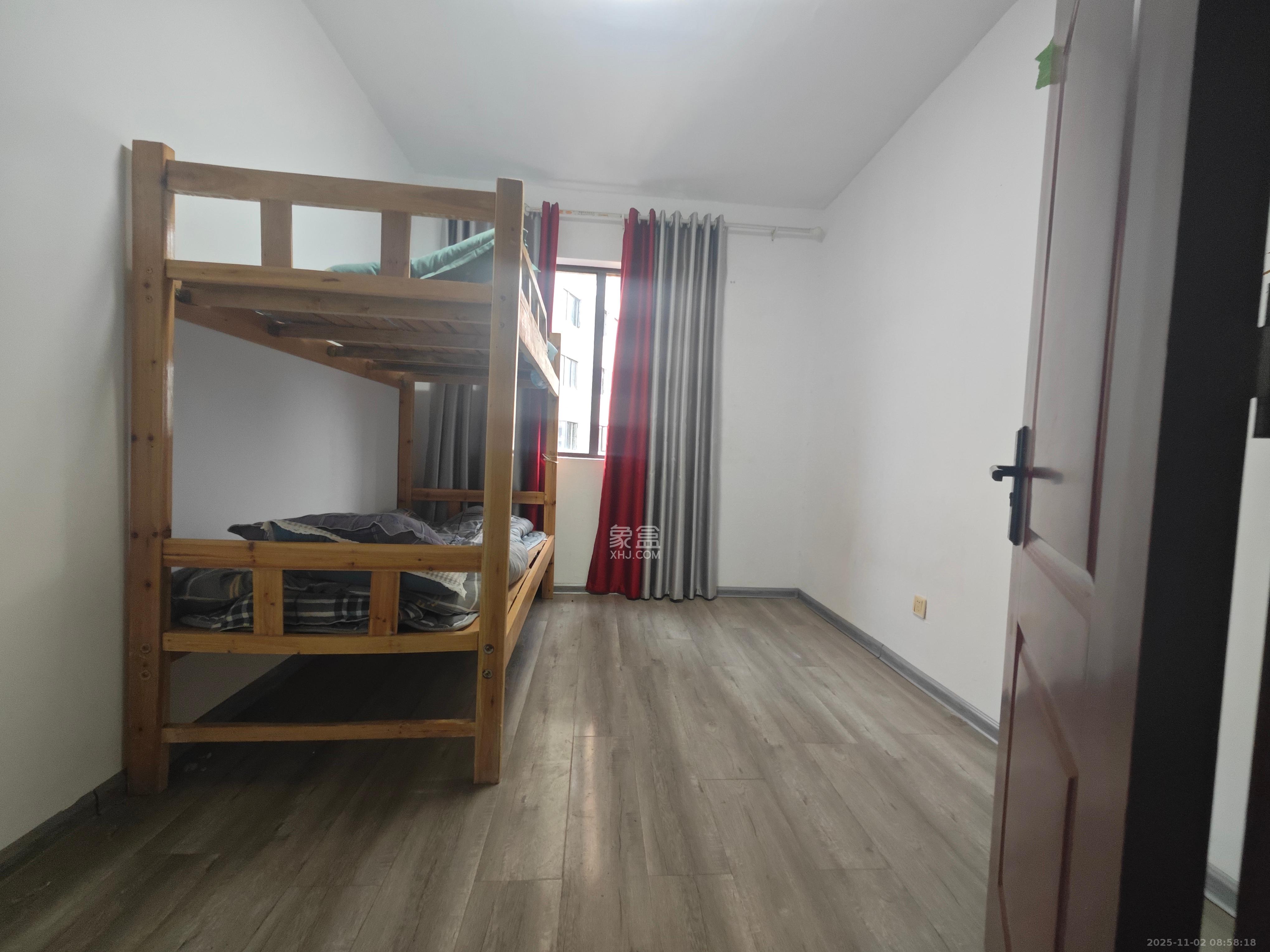 湘水郡（兴旺小爱同学）  4室2厅2卫    2500.0元/月室内图