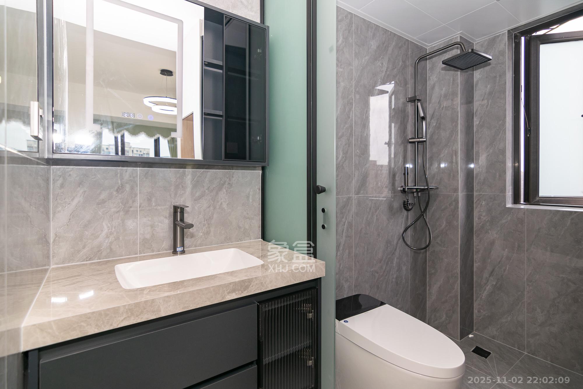 金辉优步学府 4室2厅2卫 89.8万 金辉优步学府 4室2厅2卫 89.8万卫生间