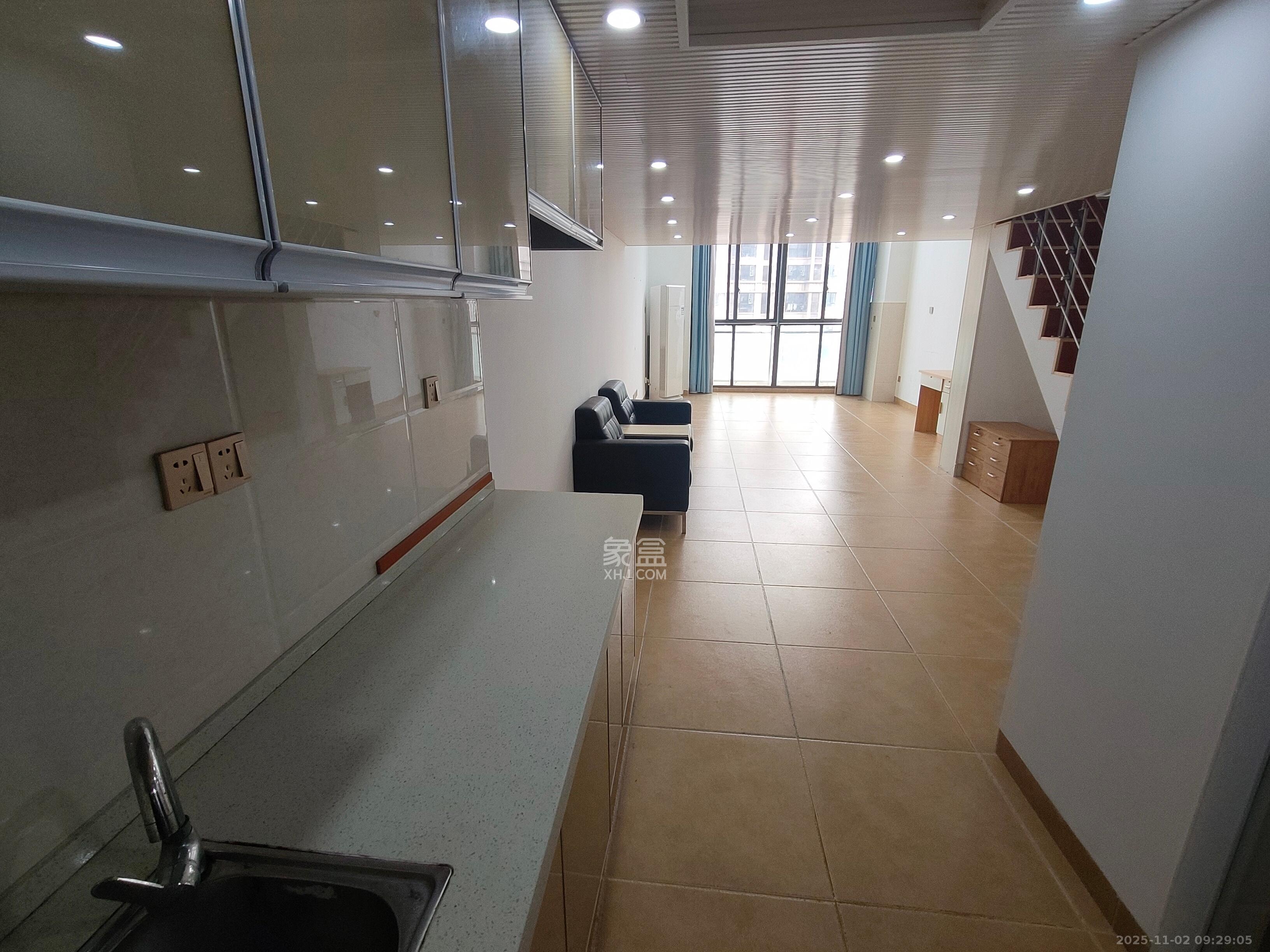 金科时代中心  1室1厅1卫    1600.0元/月