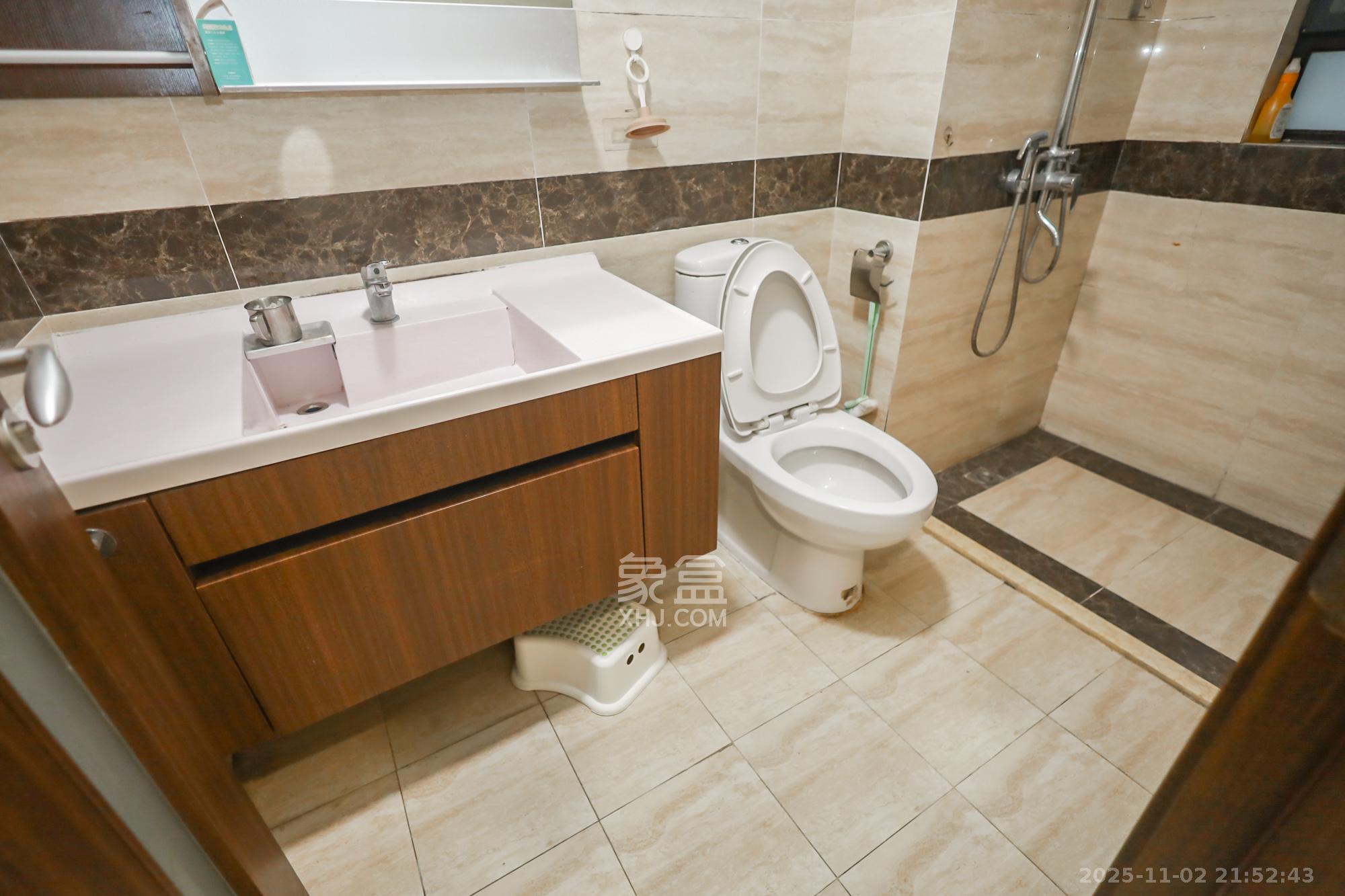 万科里金域国际 4室2厅2卫 235.0万 万科里金域国际 4室2厅2卫 235.0万卫生间