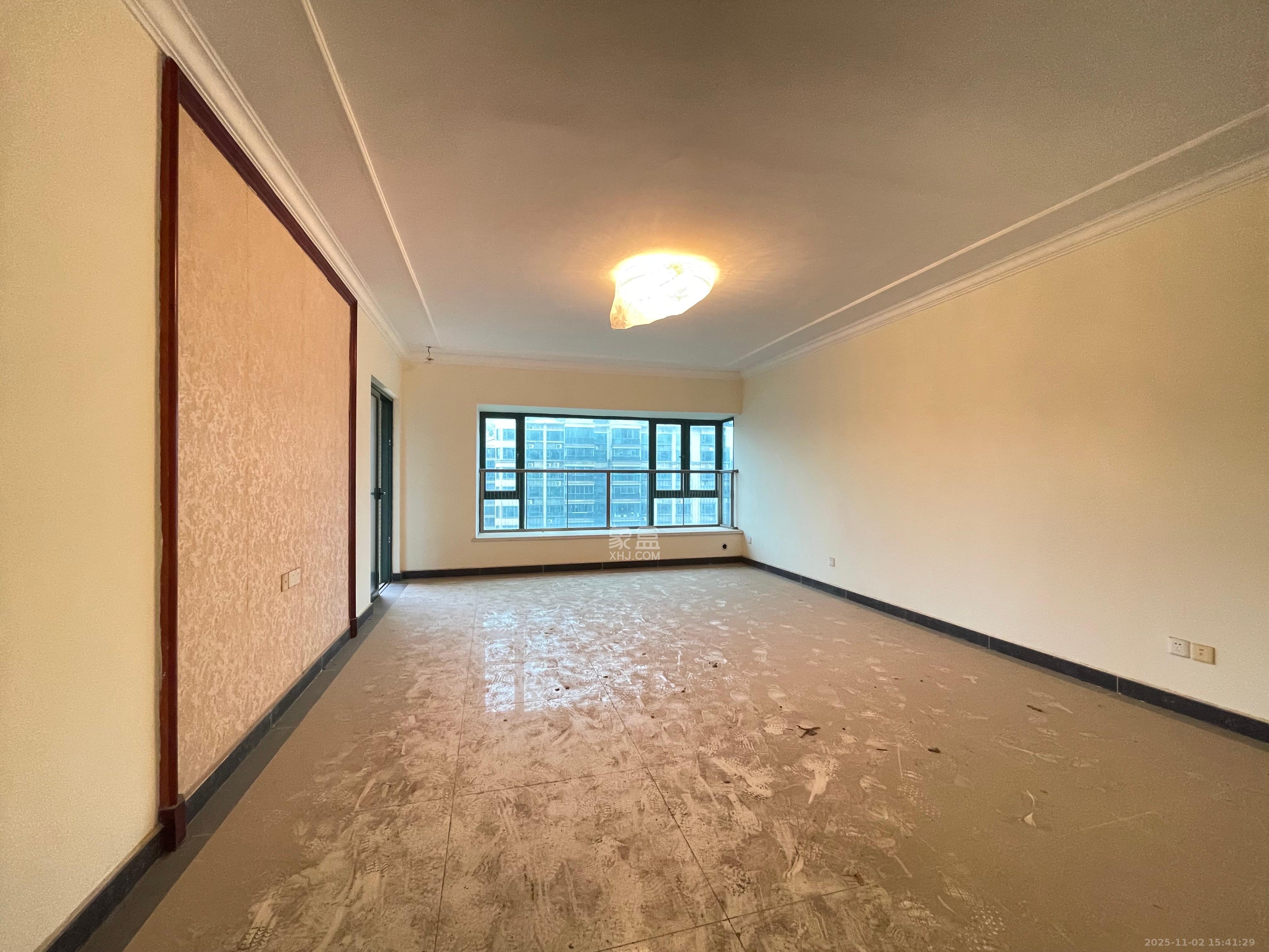 恒大名都  4室2厅4卫    2800.0元/月室内图1