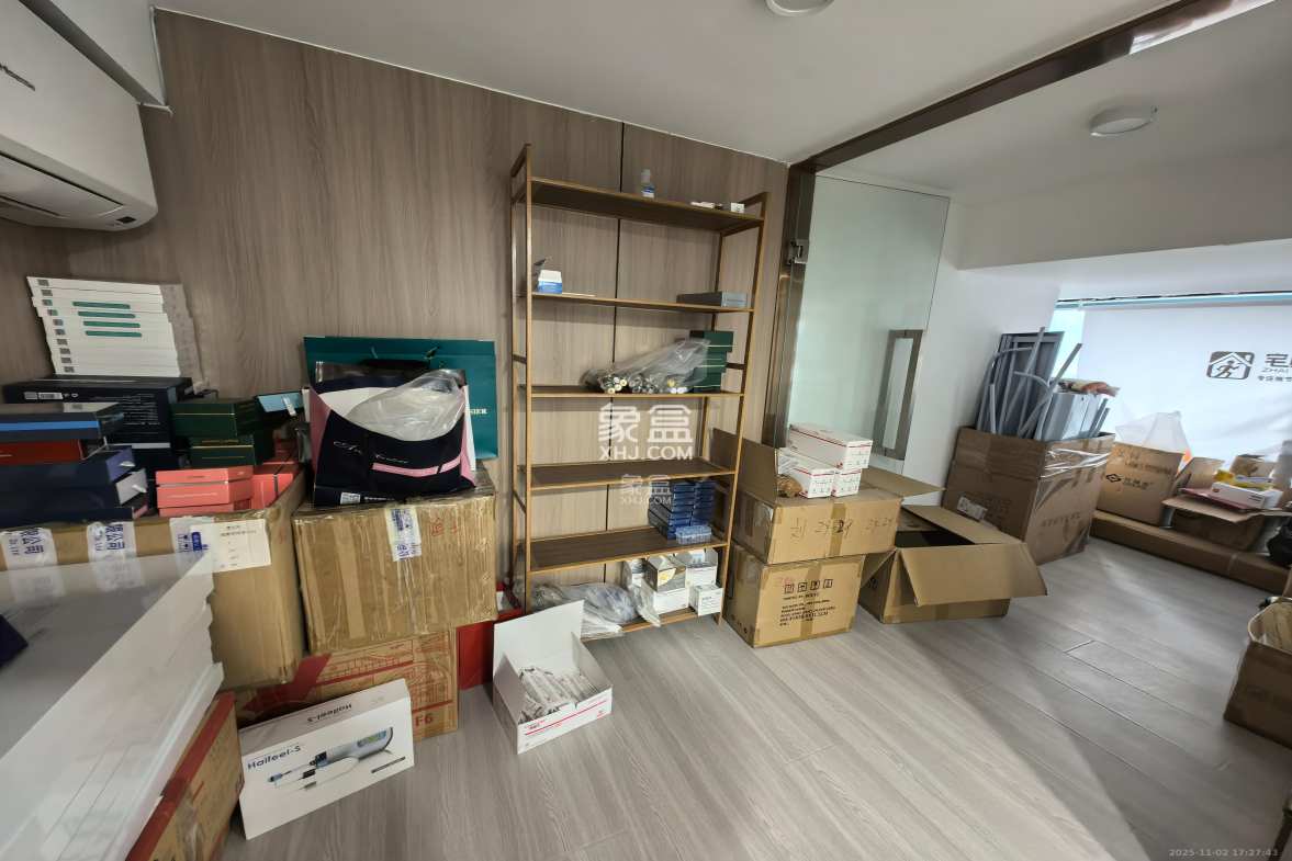 京武浪琴山三期(京武中心) 2室2厅1卫 3500.0元/月 京武浪琴山三期(京武中心) 2室2厅1卫 3500.0元/月室内图