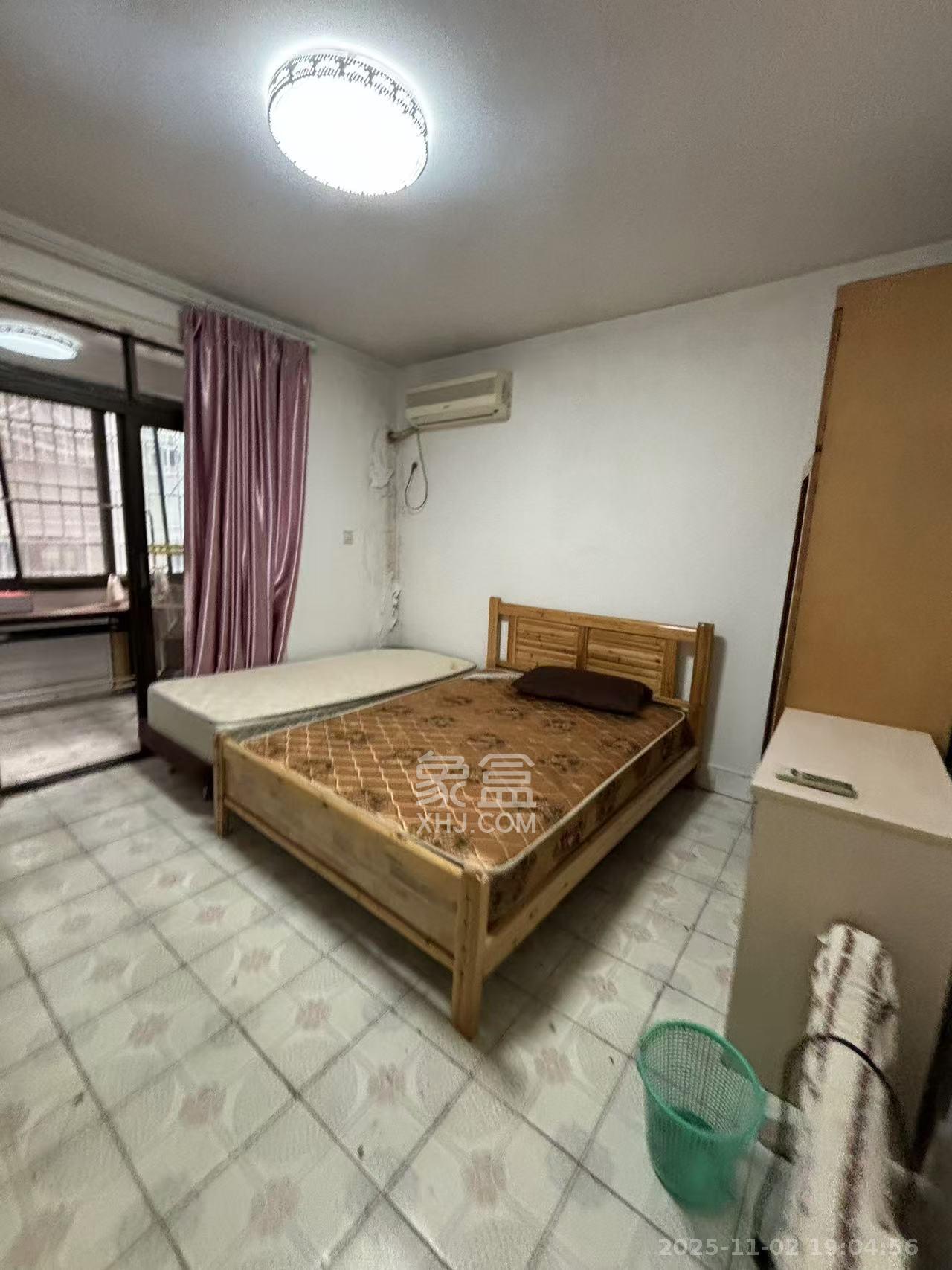 长勘小区  2室1厅1卫    1800.0元/月室内图