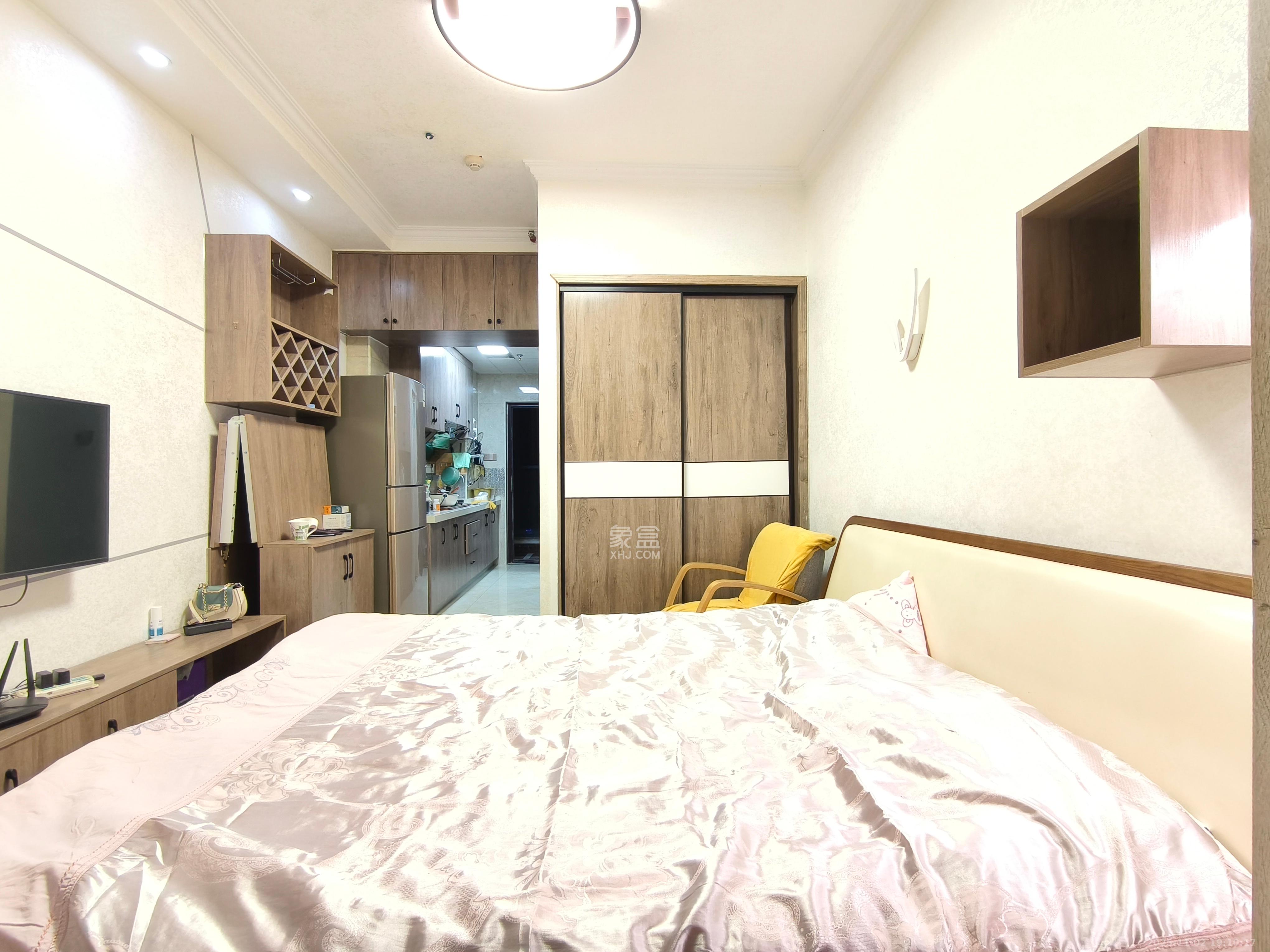 绿地中央广场  1室1厅1卫    1400.0元/月室内图