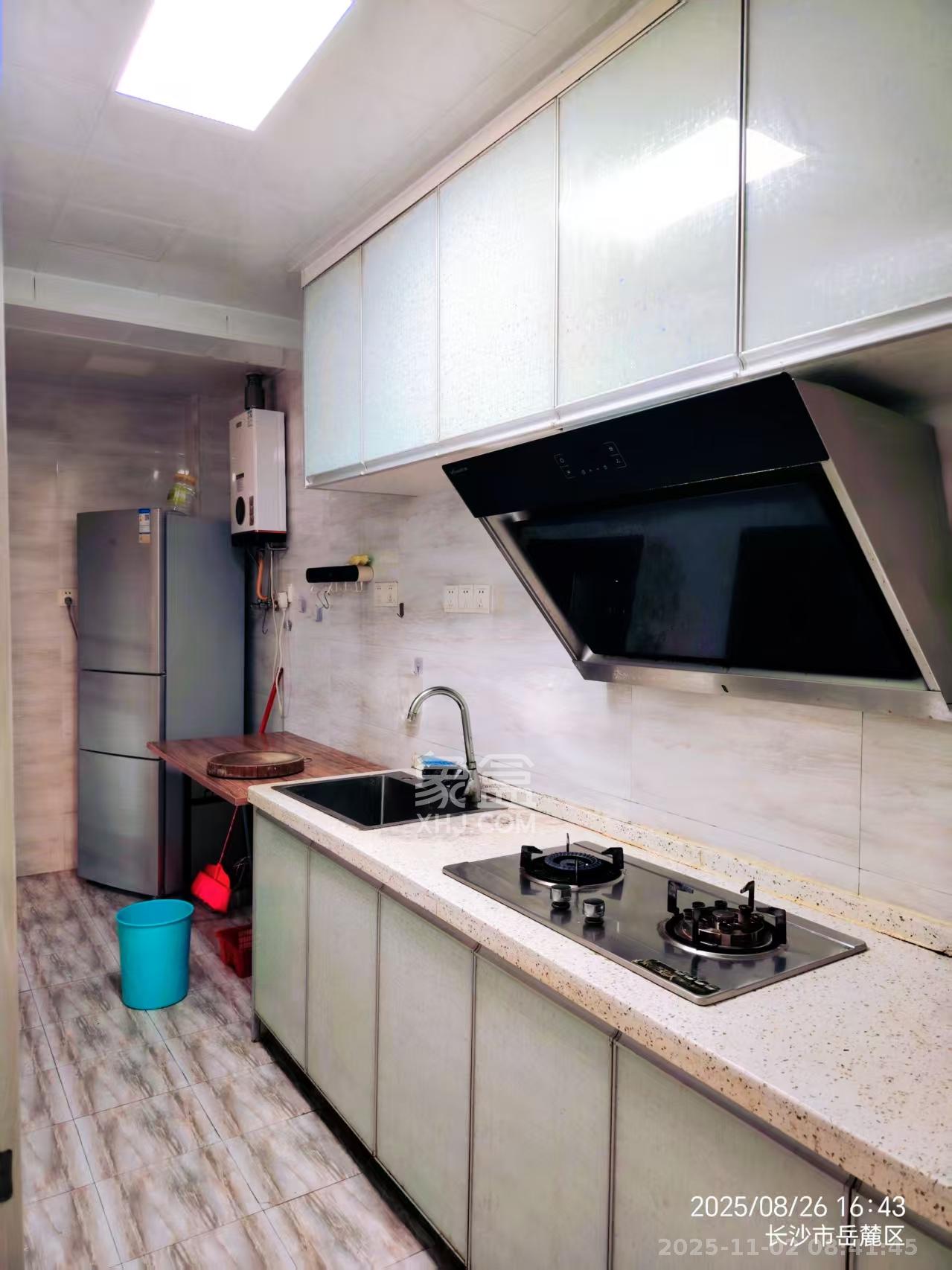 西子湖畔沃府 3室2厅1卫 2600.0元/月 西子湖畔沃府 3室2厅1卫 2600.0元/月室内图