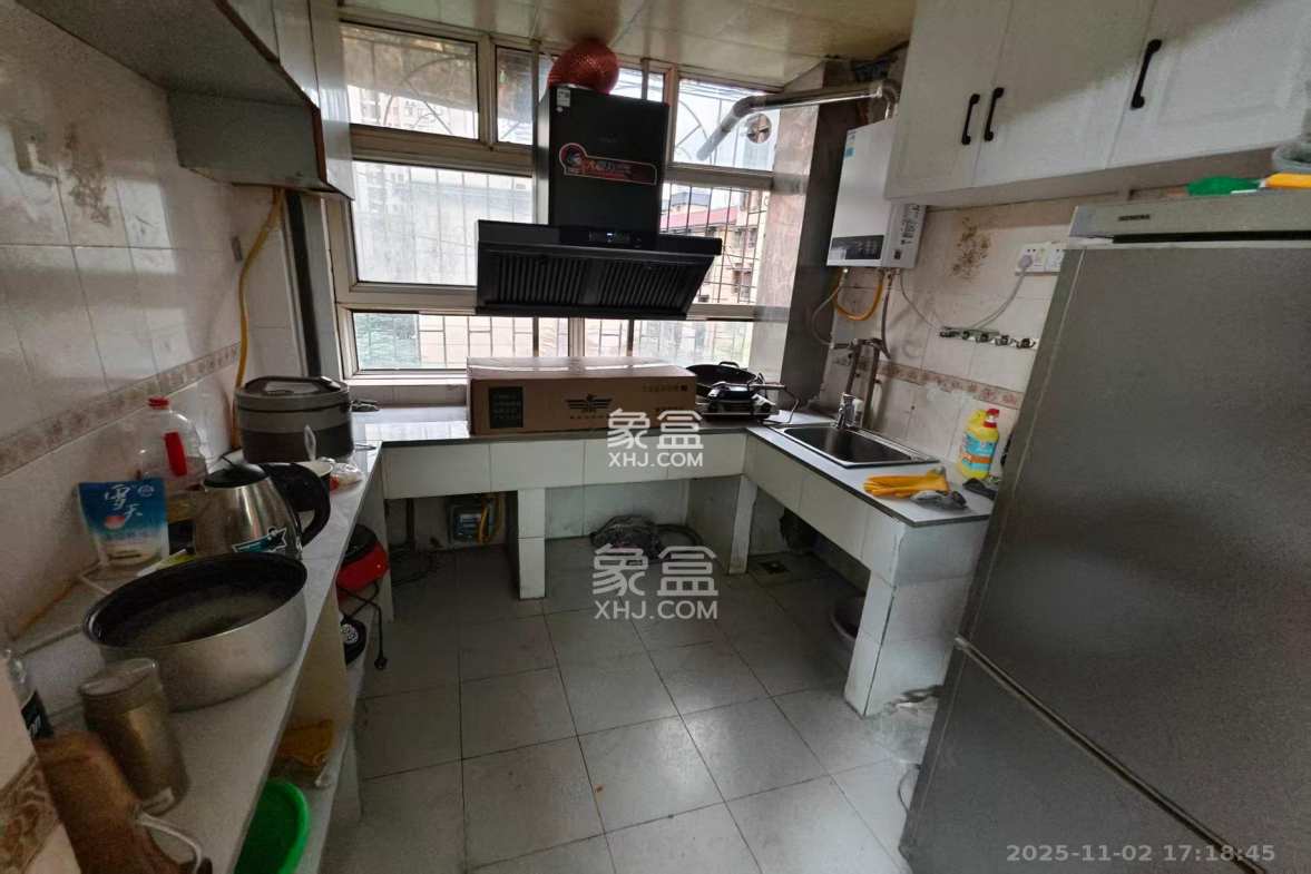 韭菜园商住楼 2室2厅2卫 2600.0元/月 韭菜园商住楼 2室2厅2卫 2600.0元/月室内图