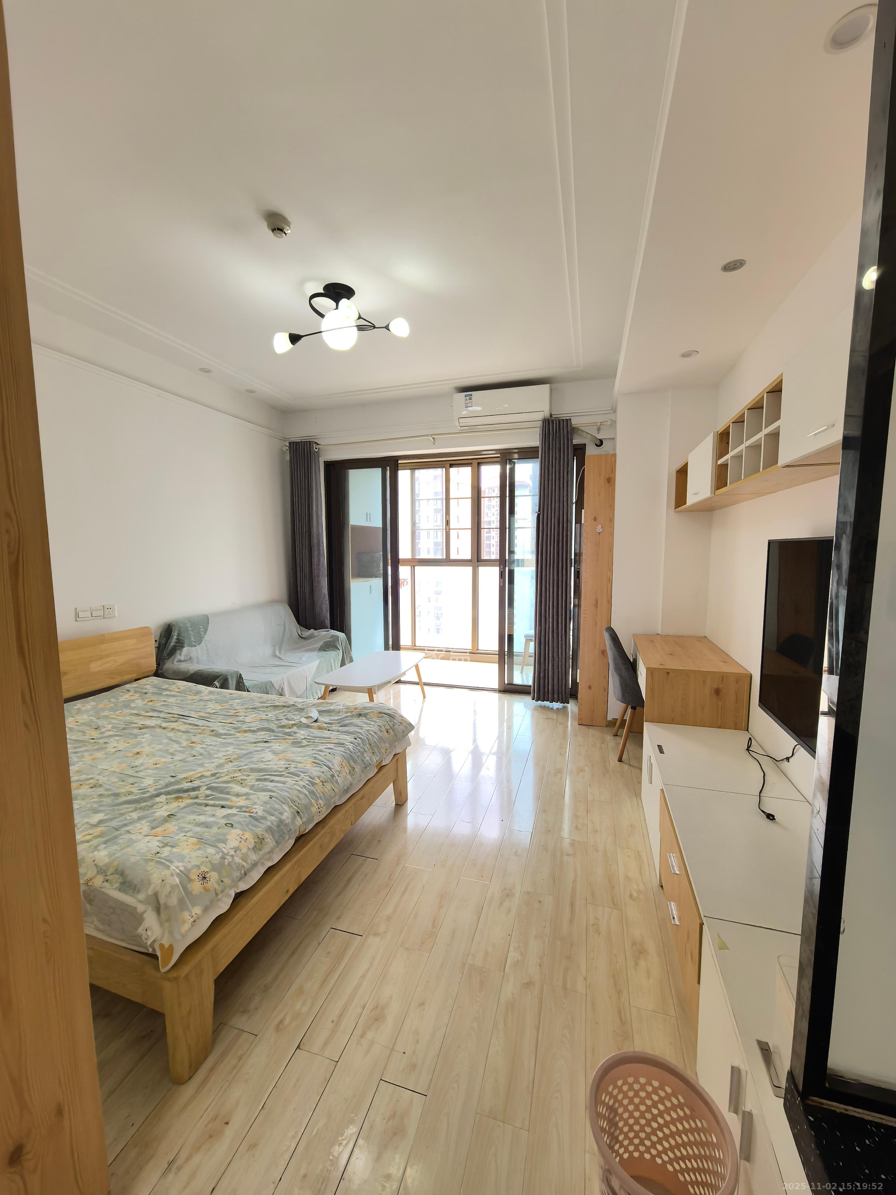 江山帝景哈佛  1室1厅1卫    1300.0元/月